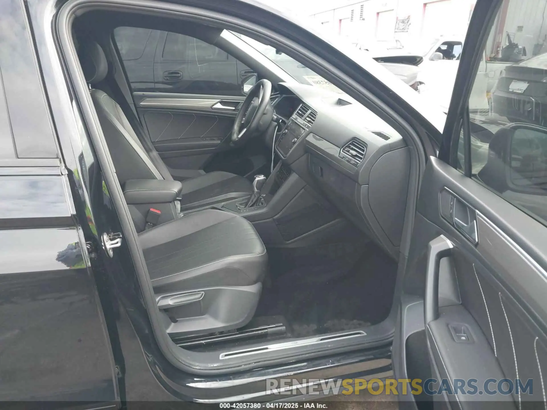 5 Фотография поврежденного автомобиля 3VVCB7AX6NM165794 VOLKSWAGEN TIGUAN 2022