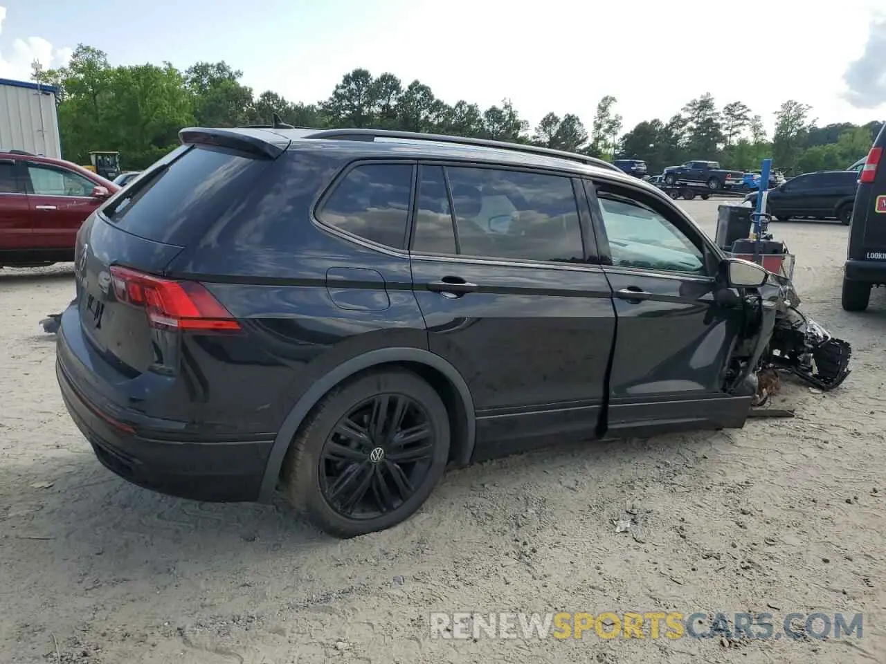 3 Photograph of a damaged car 3VVCB7AXXNM044895 VOLKSWAGEN TIGUAN 2022
