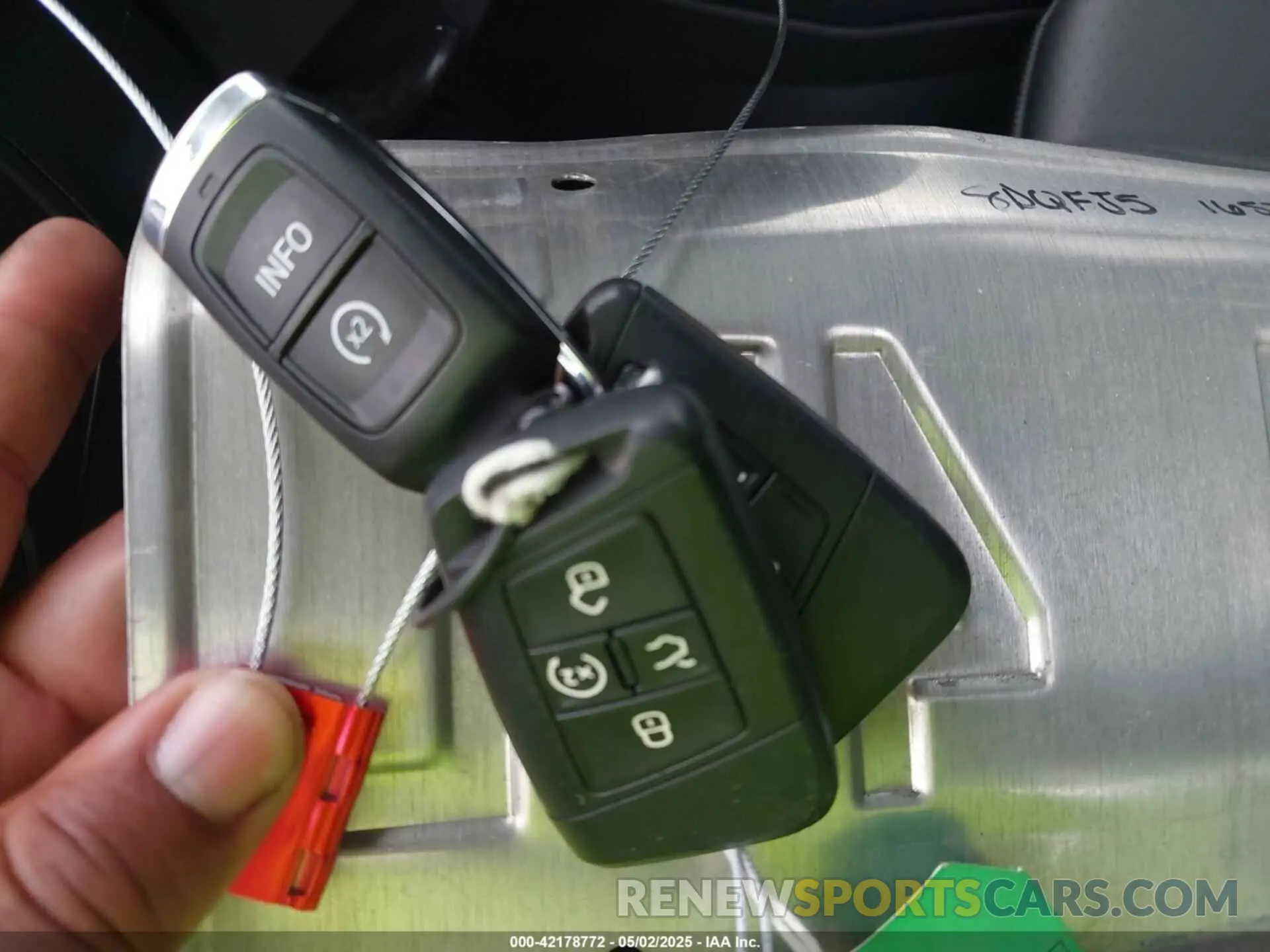 11 Photograph of a damaged car 3VVCB7AXXNM165748 VOLKSWAGEN TIGUAN 2022
