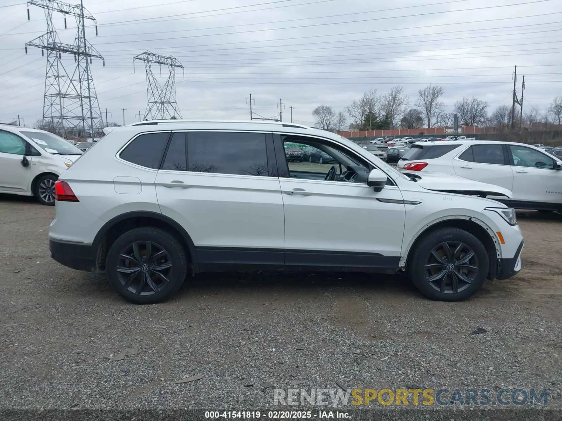 13 Фотография поврежденного автомобиля 3VV2B7AX8PM062519 VOLKSWAGEN TIGUAN 2023