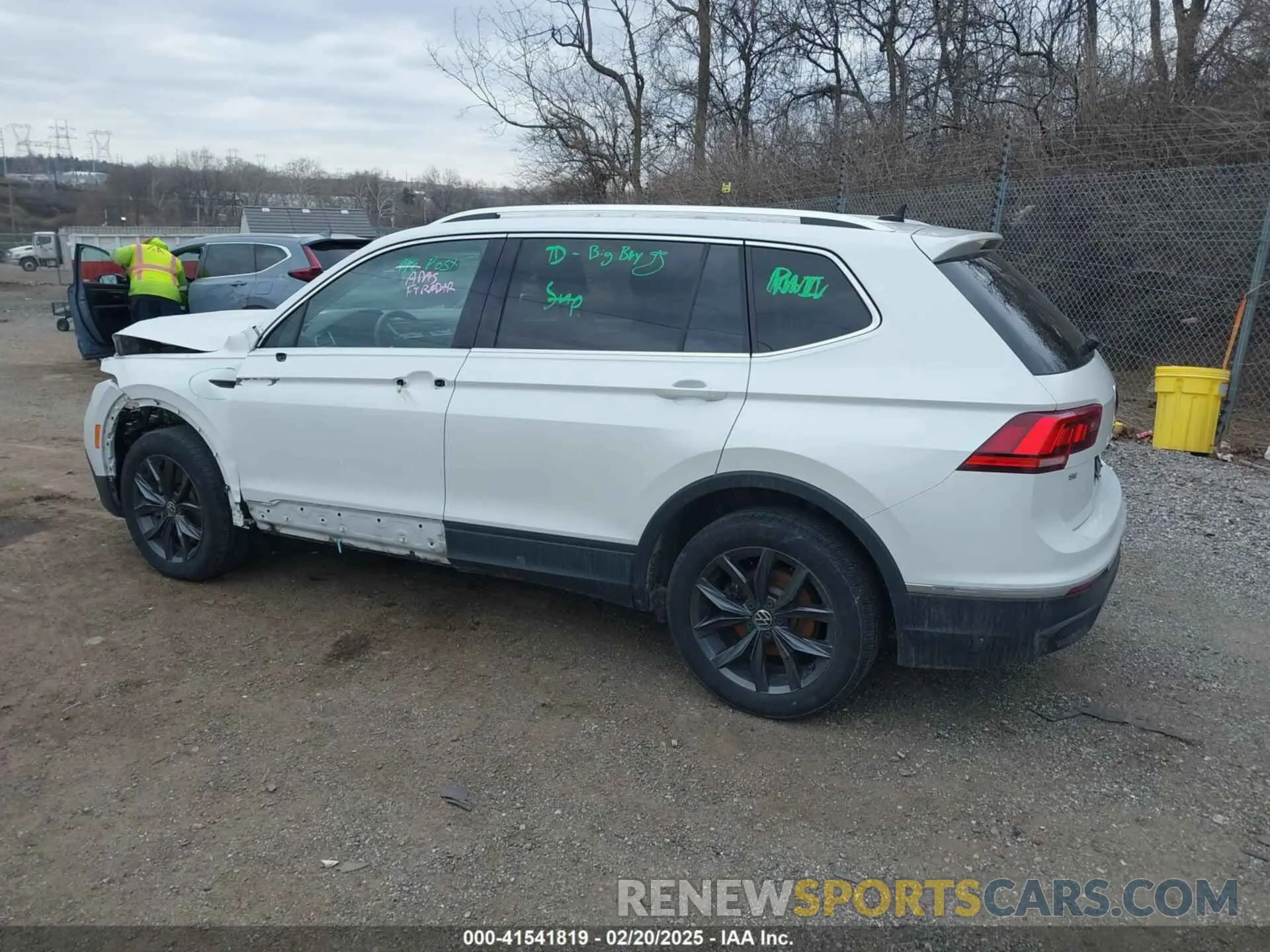 3 Фотография поврежденного автомобиля 3VV2B7AX8PM062519 VOLKSWAGEN TIGUAN 2023