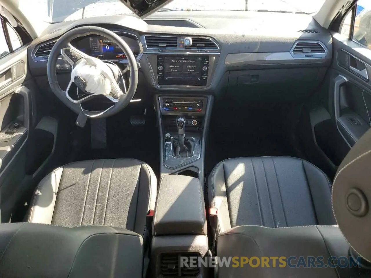 8 Photograph of a damaged car 3VV3B7AX3PM134005 VOLKSWAGEN TIGUAN 2023