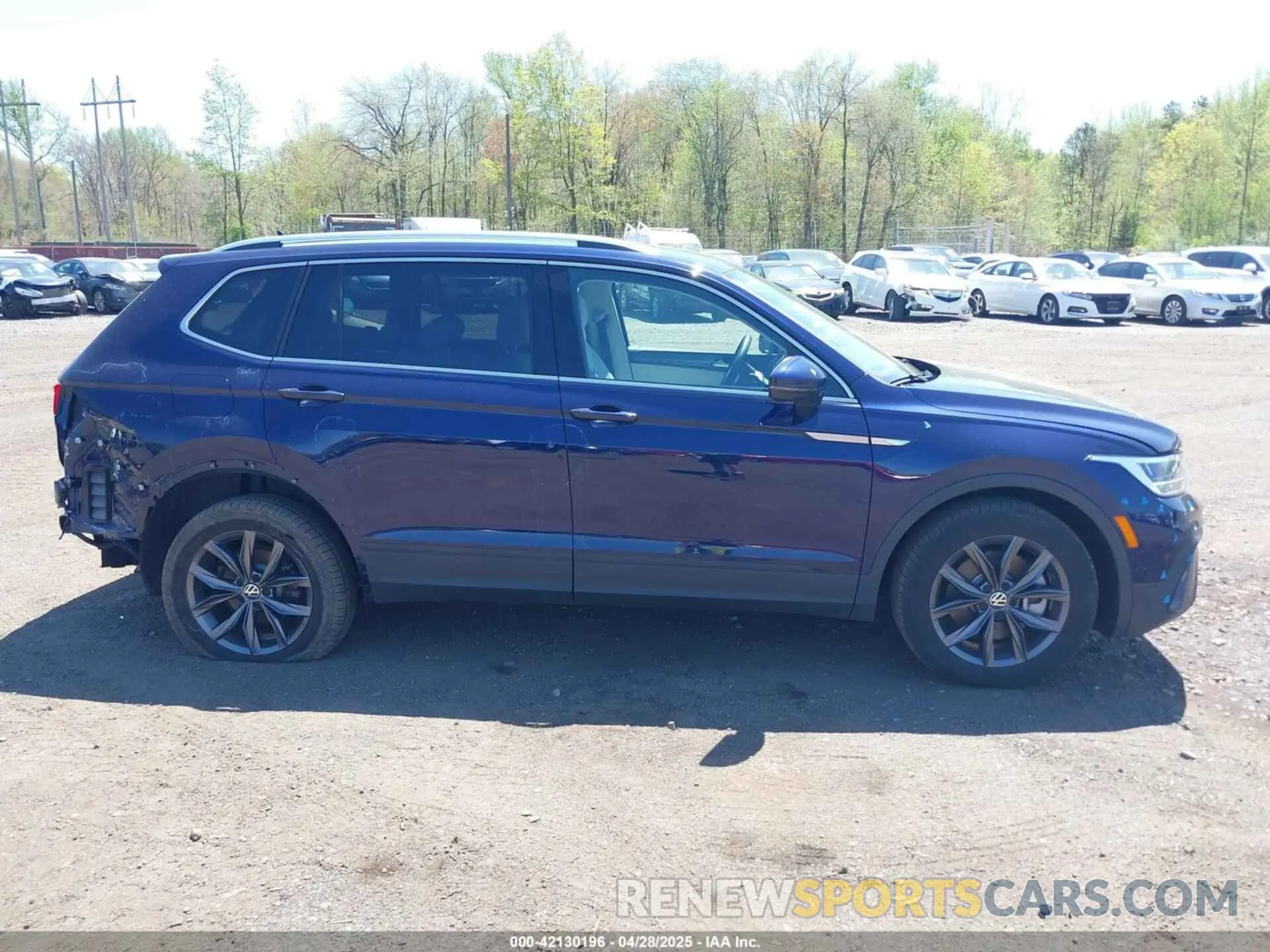 13 Photograph of a damaged car 3VV3B7AX4PM117343 VOLKSWAGEN TIGUAN 2023