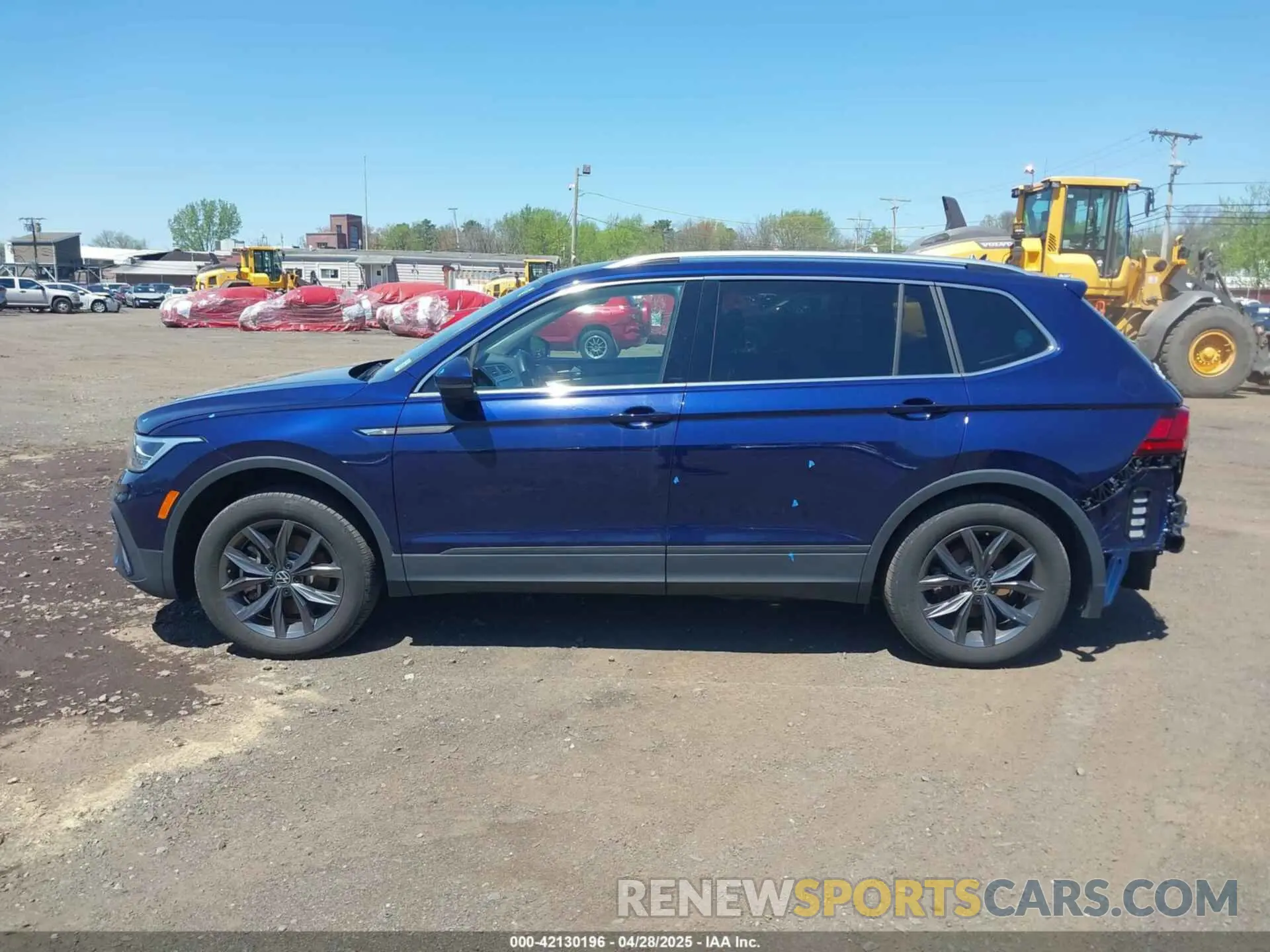 14 Photograph of a damaged car 3VV3B7AX4PM117343 VOLKSWAGEN TIGUAN 2023