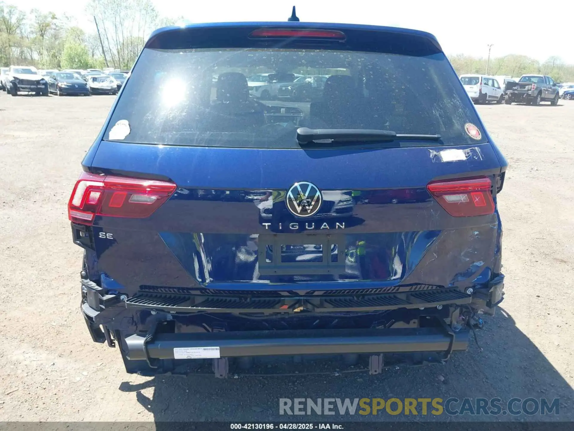 16 Photograph of a damaged car 3VV3B7AX4PM117343 VOLKSWAGEN TIGUAN 2023