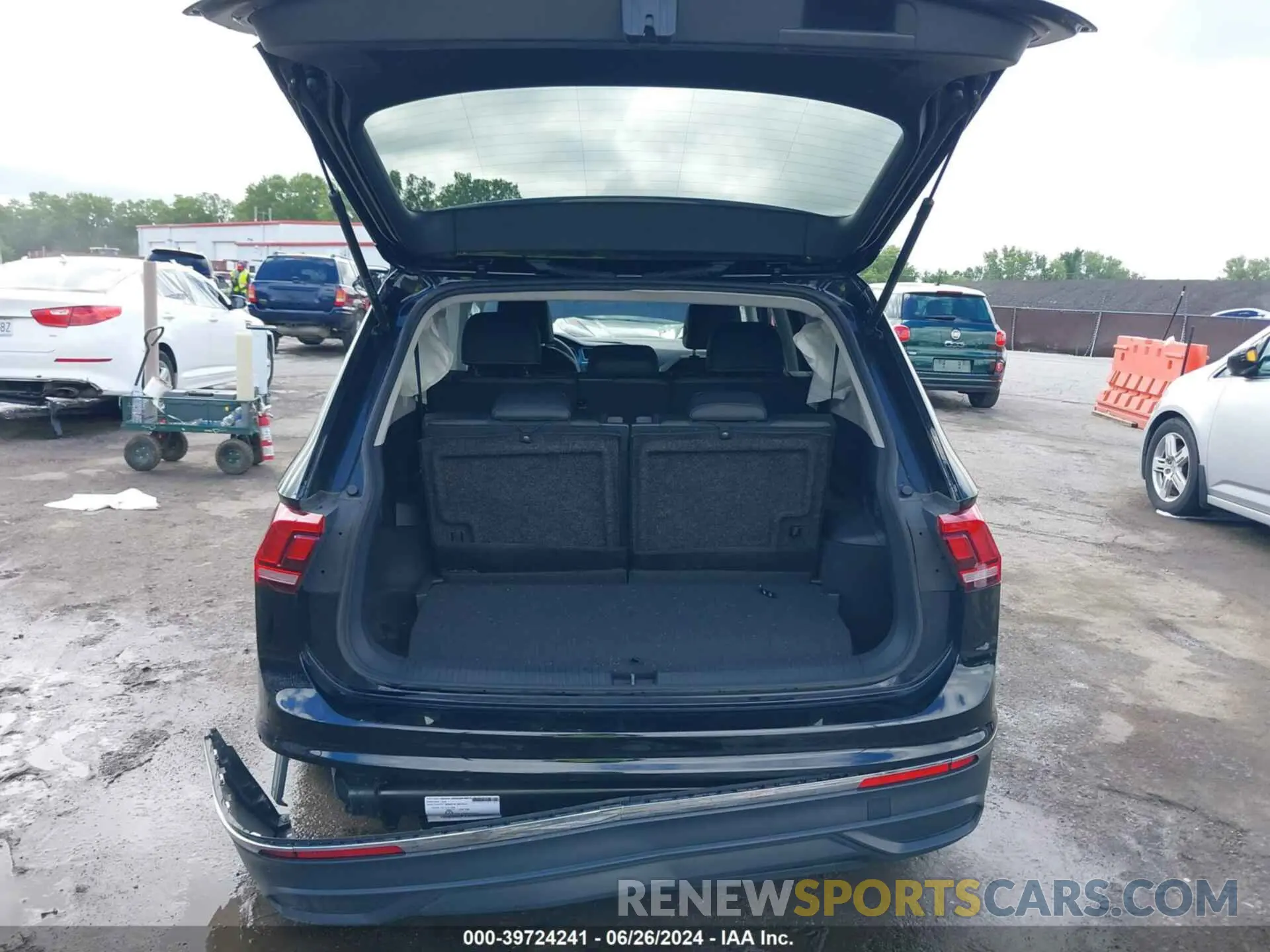 18 Фотография поврежденного автомобиля 3VV3B7AX4PM136264 VOLKSWAGEN TIGUAN 2023