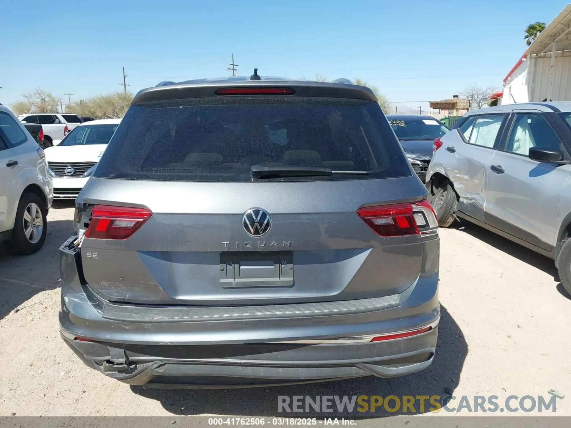 16 Photograph of a damaged car 3VV3B7AX5PM018742 VOLKSWAGEN TIGUAN 2023