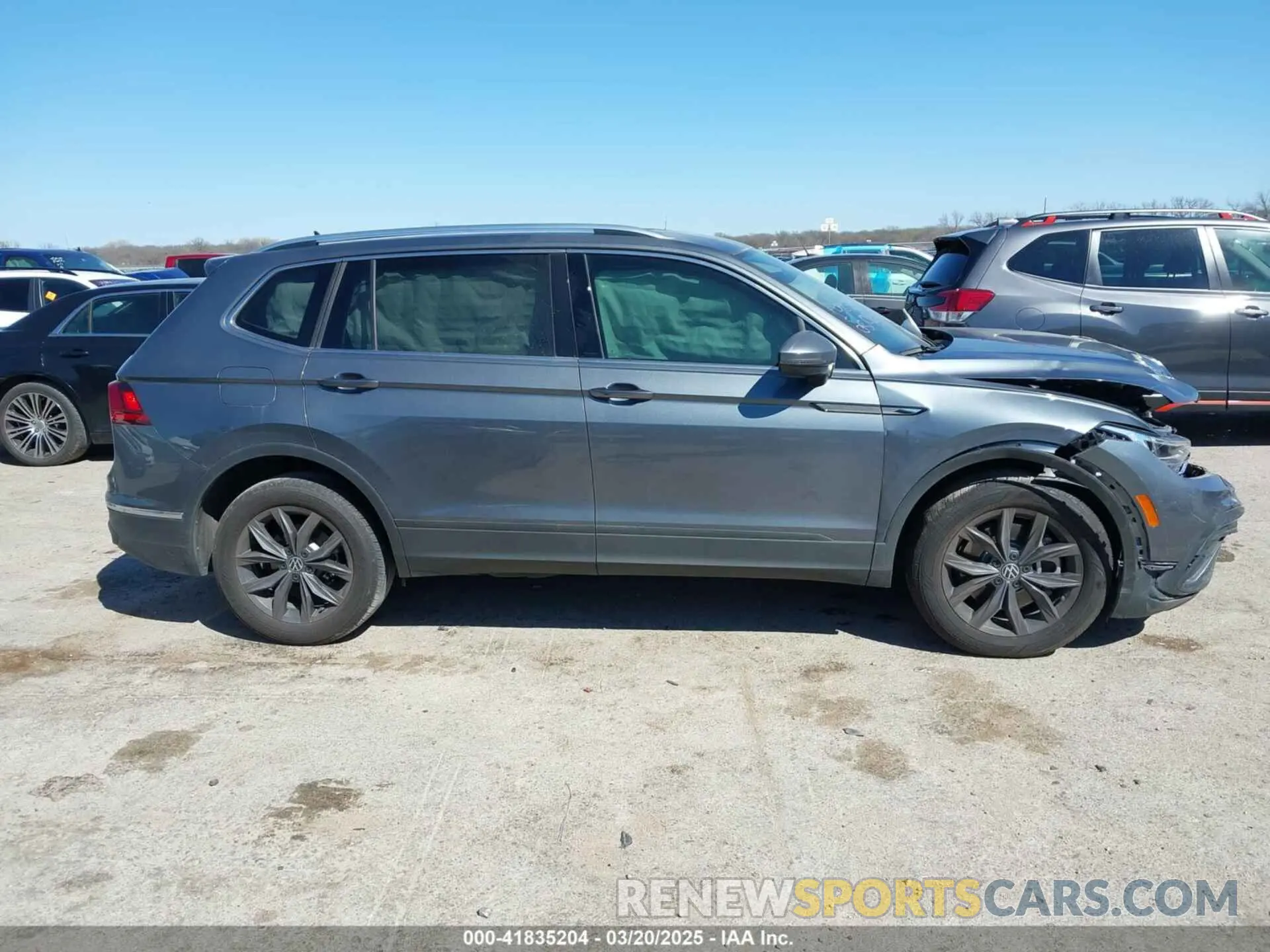 13 Photograph of a damaged car 3VV3B7AX5PM142378 VOLKSWAGEN TIGUAN 2023