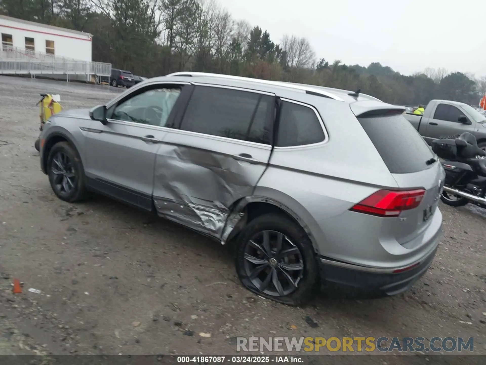 3 Фотография поврежденного автомобиля 3VV3B7AX6PM032195 VOLKSWAGEN TIGUAN 2023