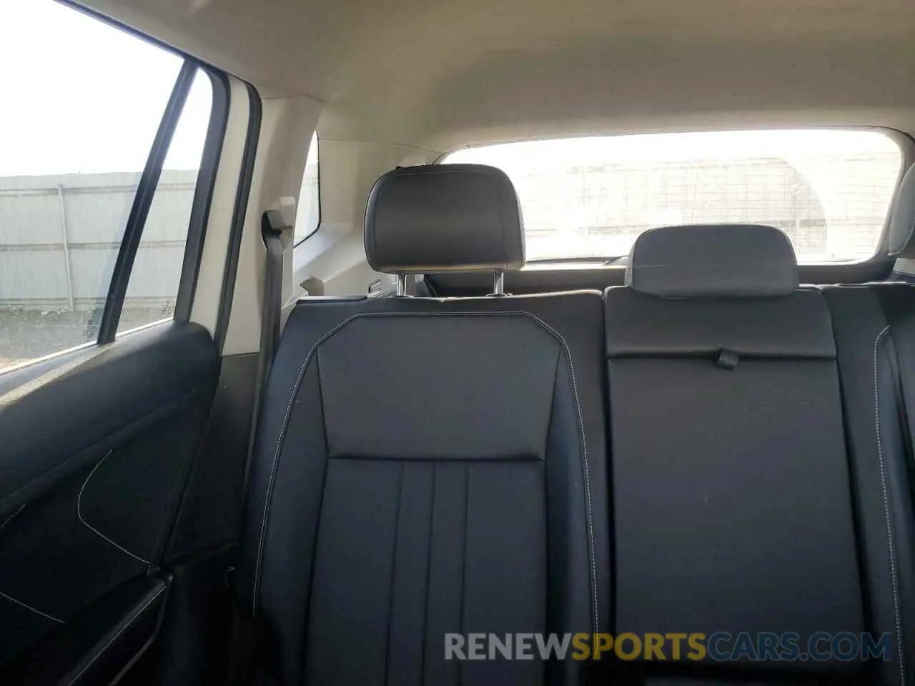 10 Photograph of a damaged car 3VV3B7AXXPM049534 VOLKSWAGEN TIGUAN 2023