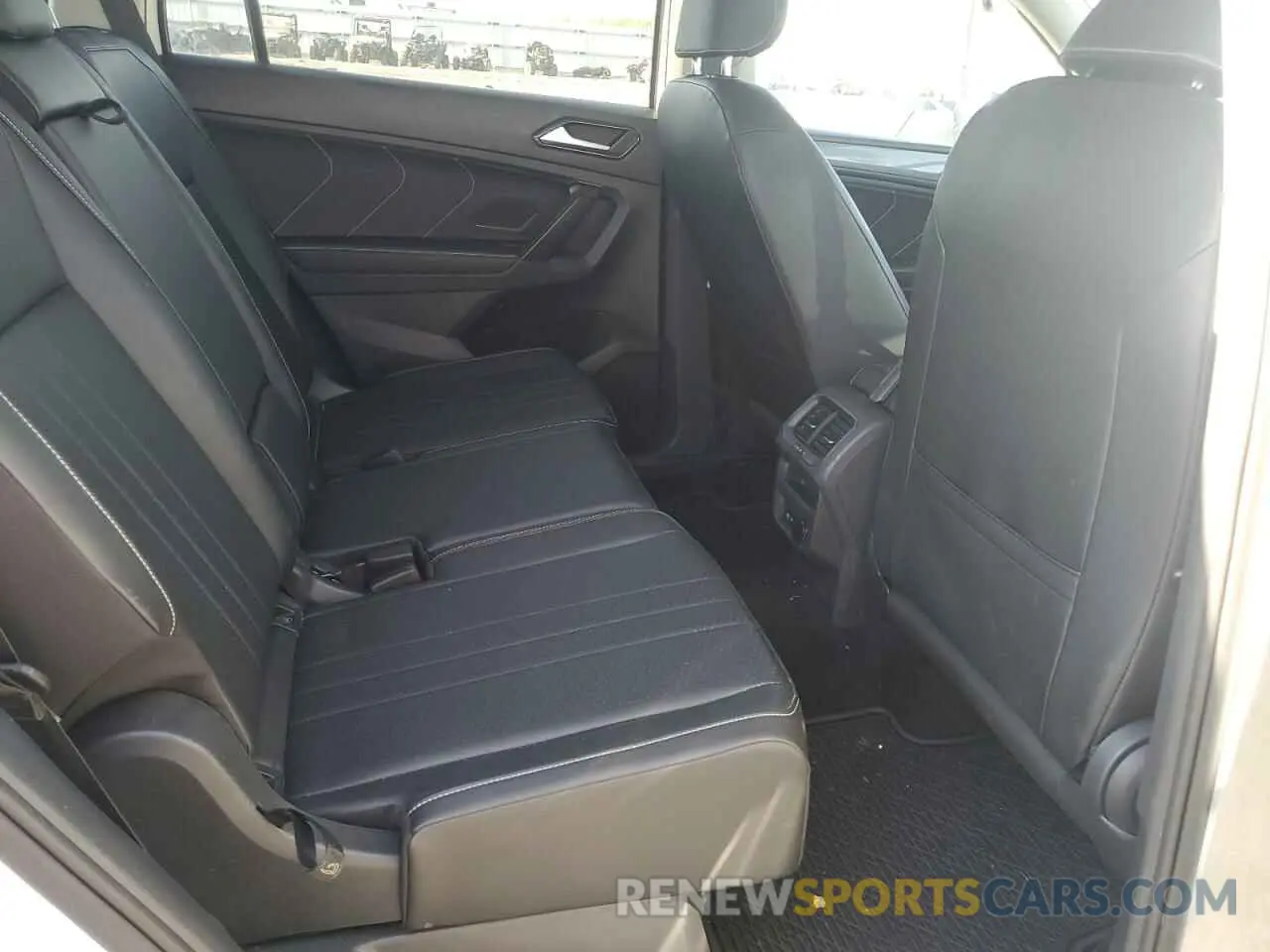12 Photograph of a damaged car 3VV3B7AXXPM049534 VOLKSWAGEN TIGUAN 2023