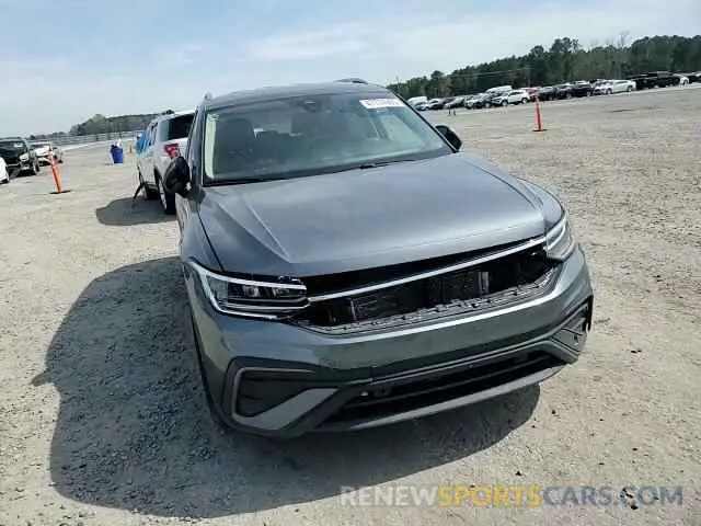12 Photograph of a damaged car 3VV3B7AXXPM055723 VOLKSWAGEN TIGUAN 2023