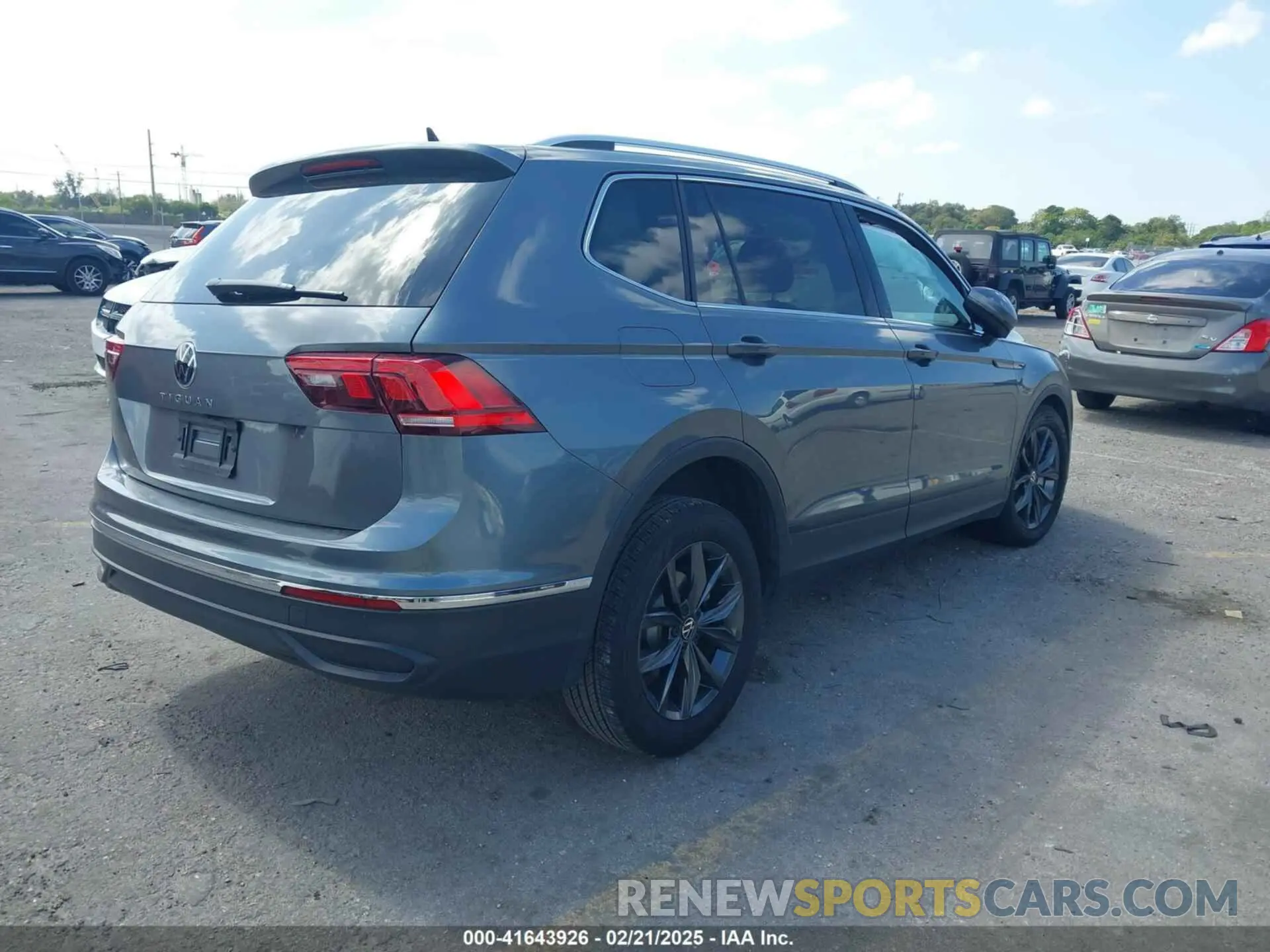 4 Фотография поврежденного автомобиля 3VV3B7AXXPM056659 VOLKSWAGEN TIGUAN 2023
