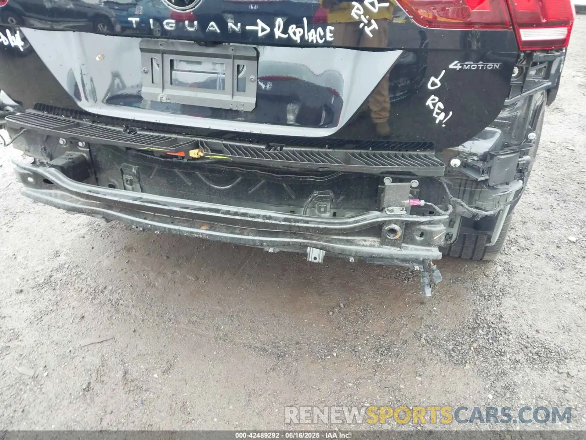 19 Фотография поврежденного автомобиля 3VV4B7AX5PM120501 VOLKSWAGEN TIGUAN 2023