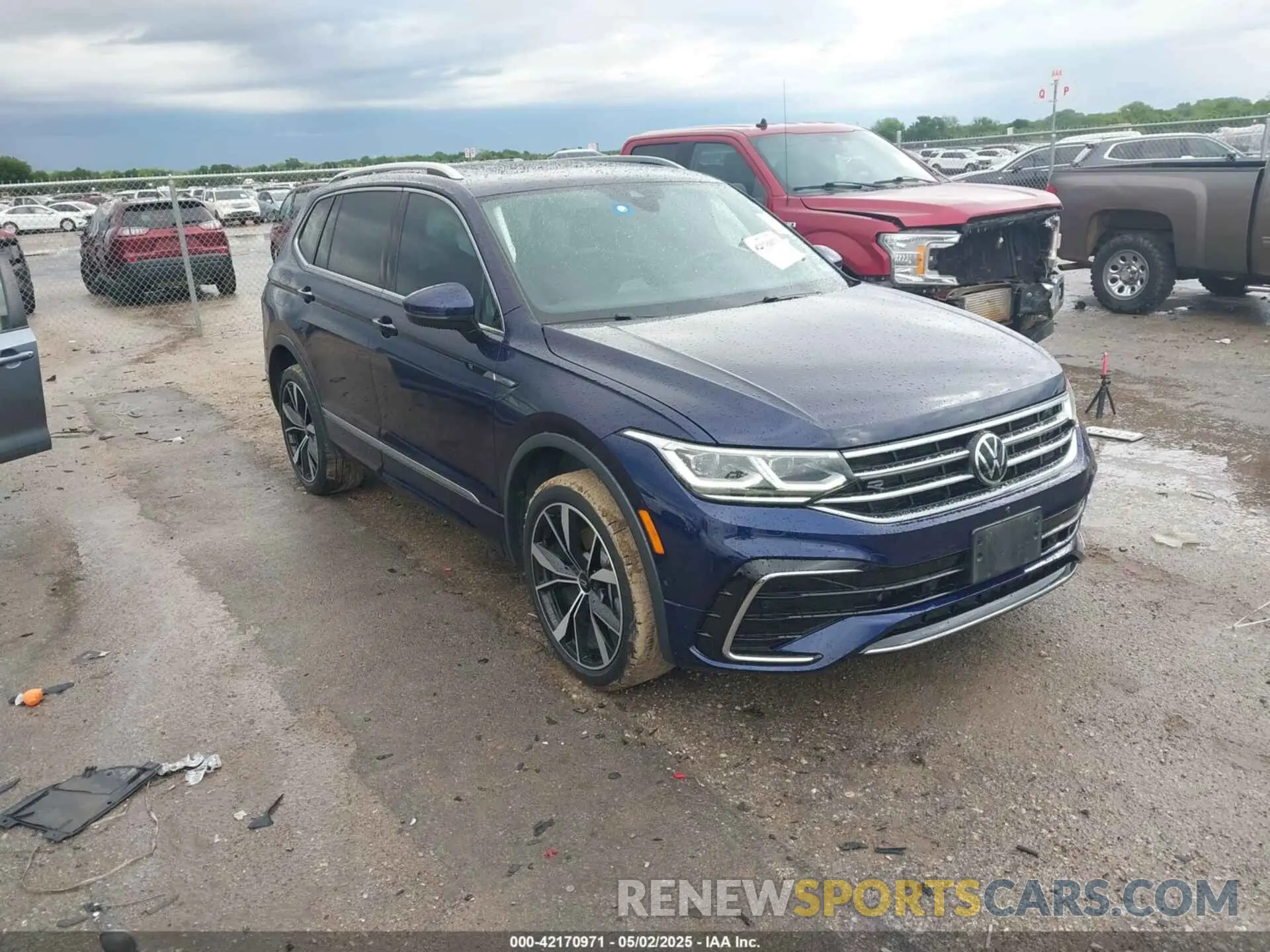1 Photograph of a damaged car 3VV4B7AX8PM038455 VOLKSWAGEN TIGUAN 2023