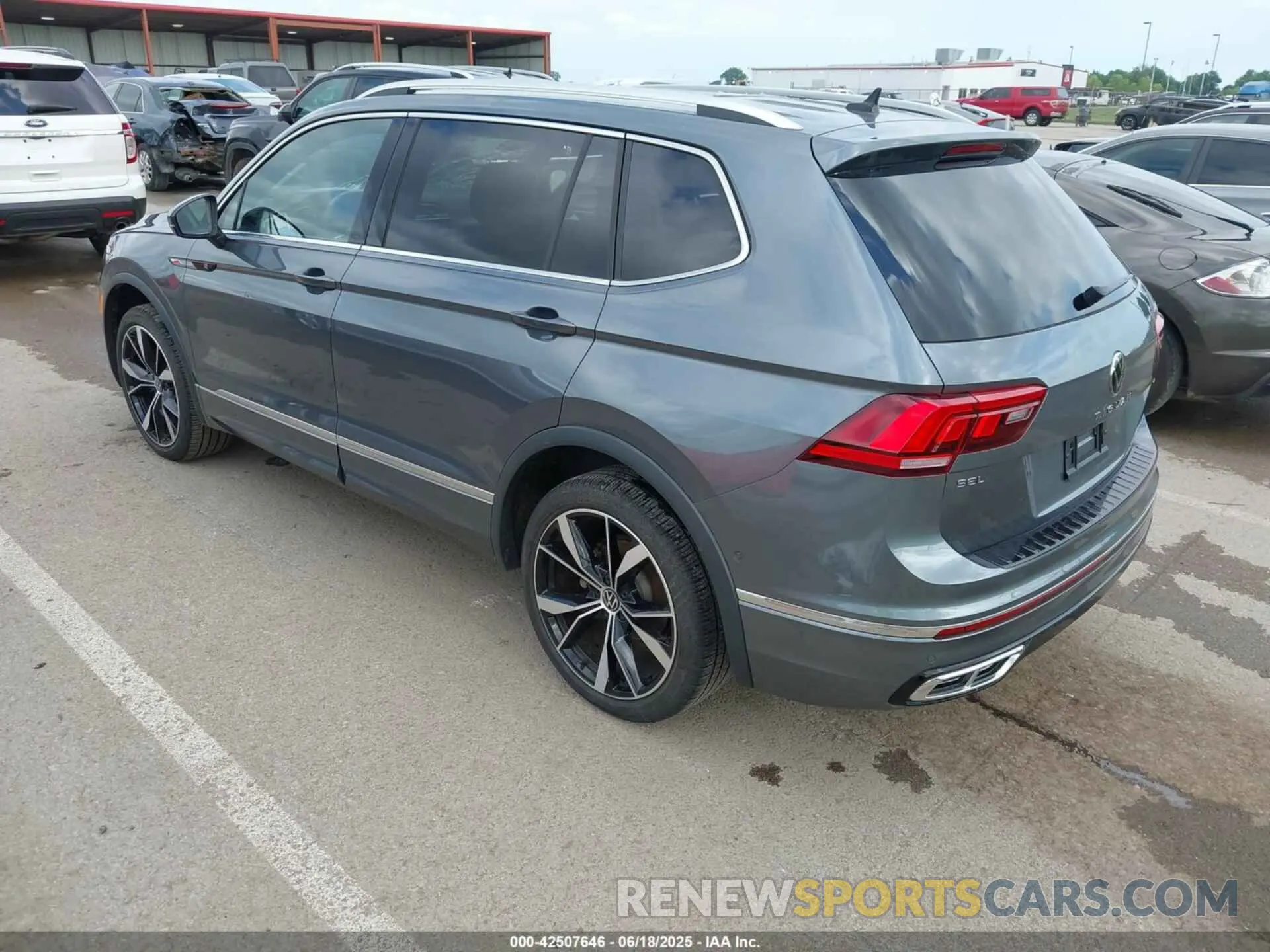 3 Photograph of a damaged car 3VV4B7AXXPM094963 VOLKSWAGEN TIGUAN 2023