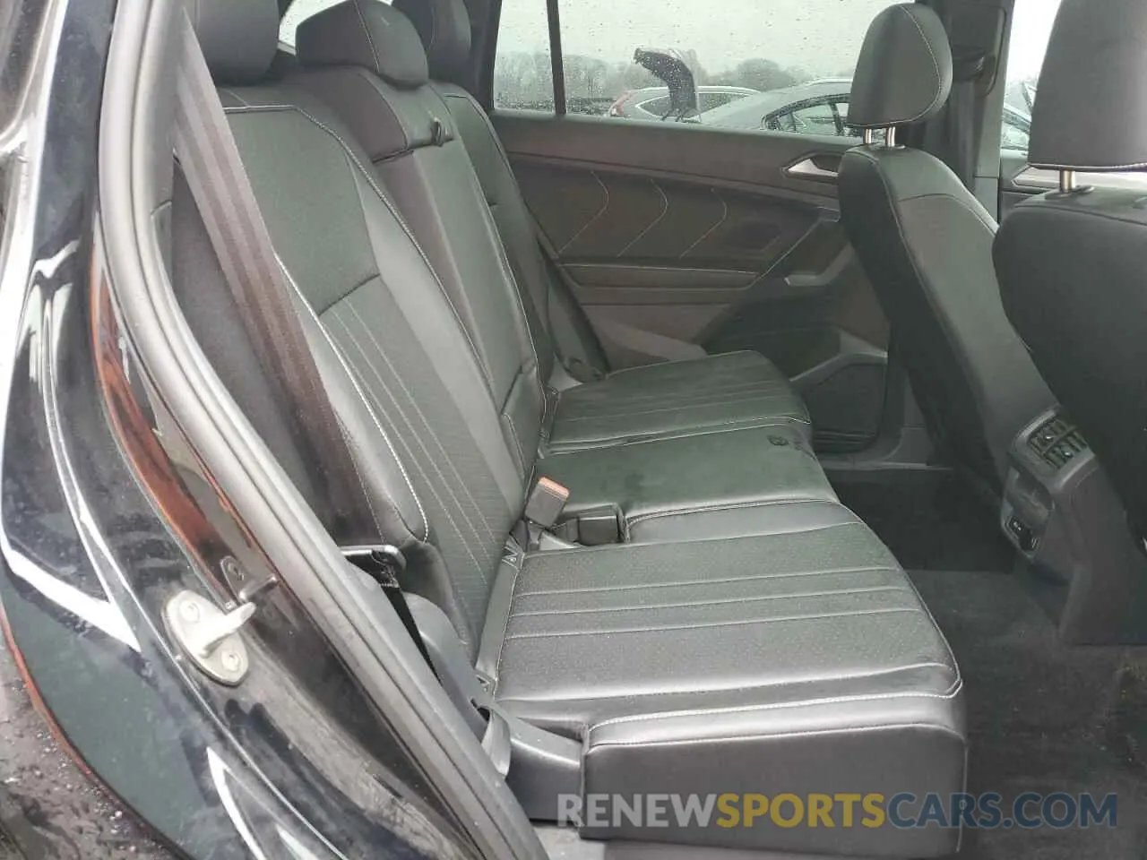 10 Photograph of a damaged car 3VV8B7AX0PM069782 VOLKSWAGEN TIGUAN 2023