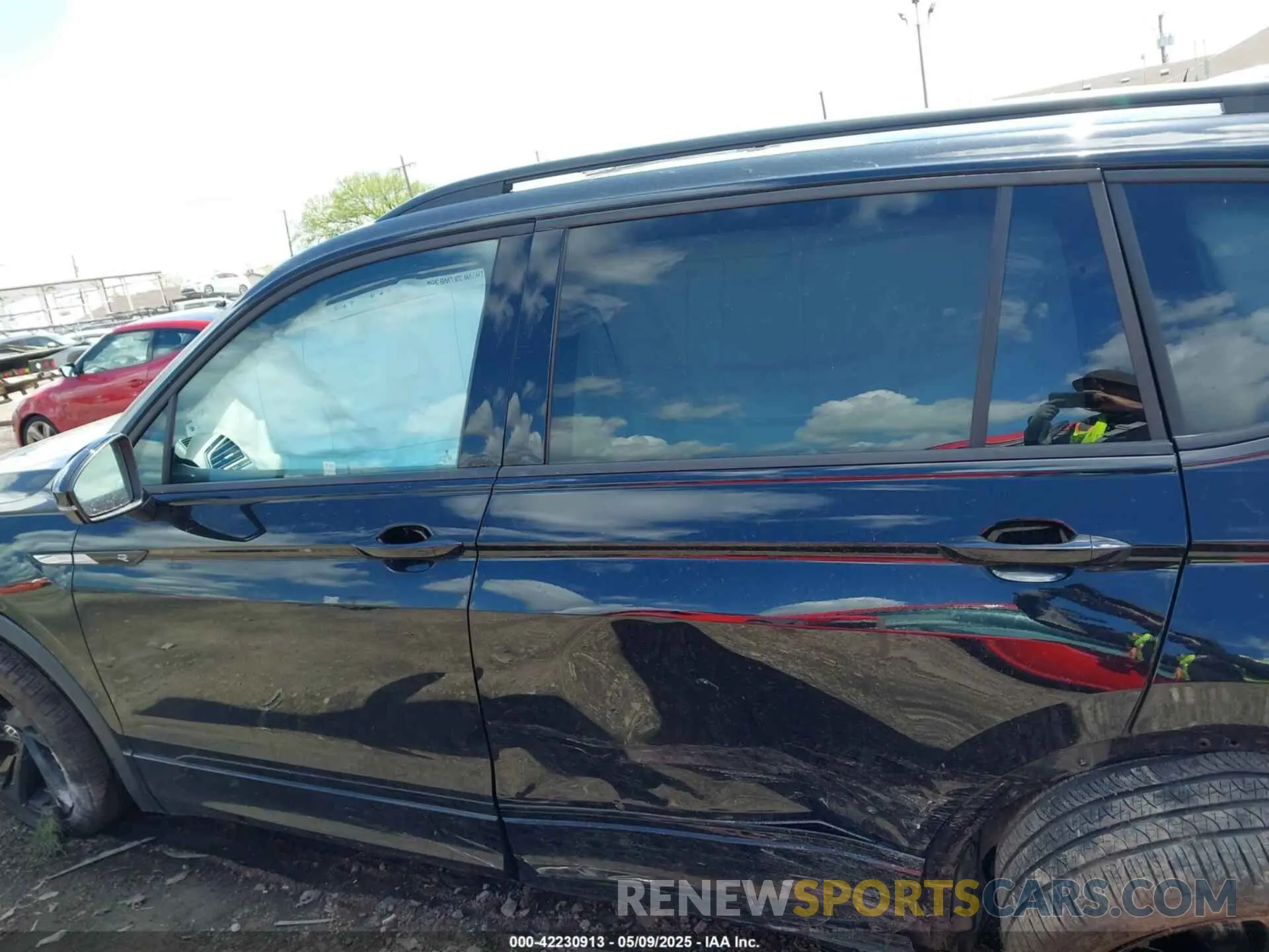 14 Photograph of a damaged car 3VV8B7AX1PM031316 VOLKSWAGEN TIGUAN 2023