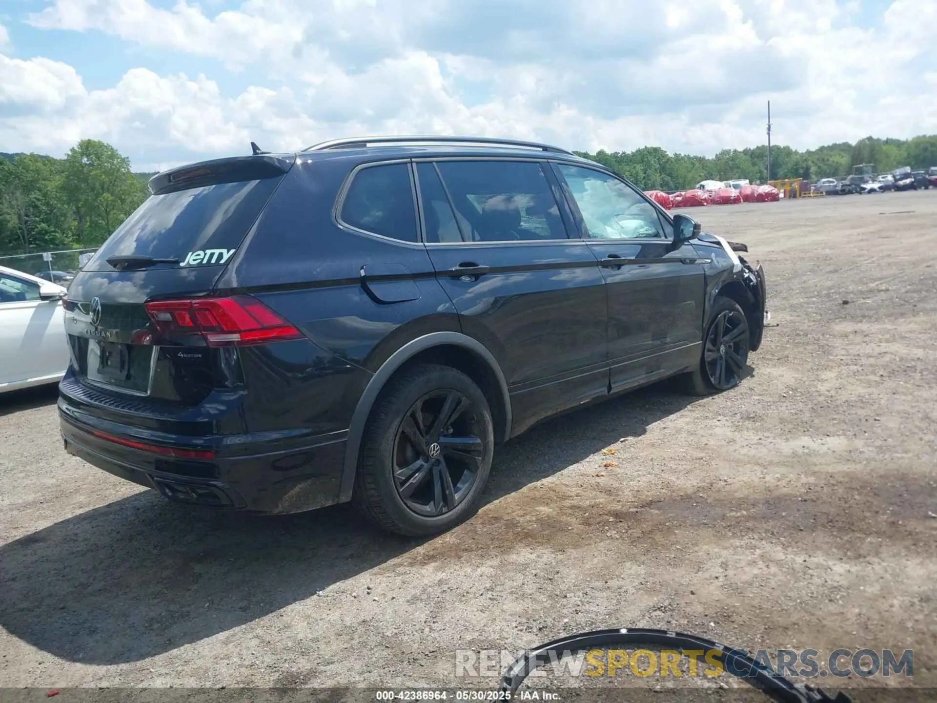 4 Photograph of a damaged car 3VV8B7AX2PM070934 VOLKSWAGEN TIGUAN 2023
