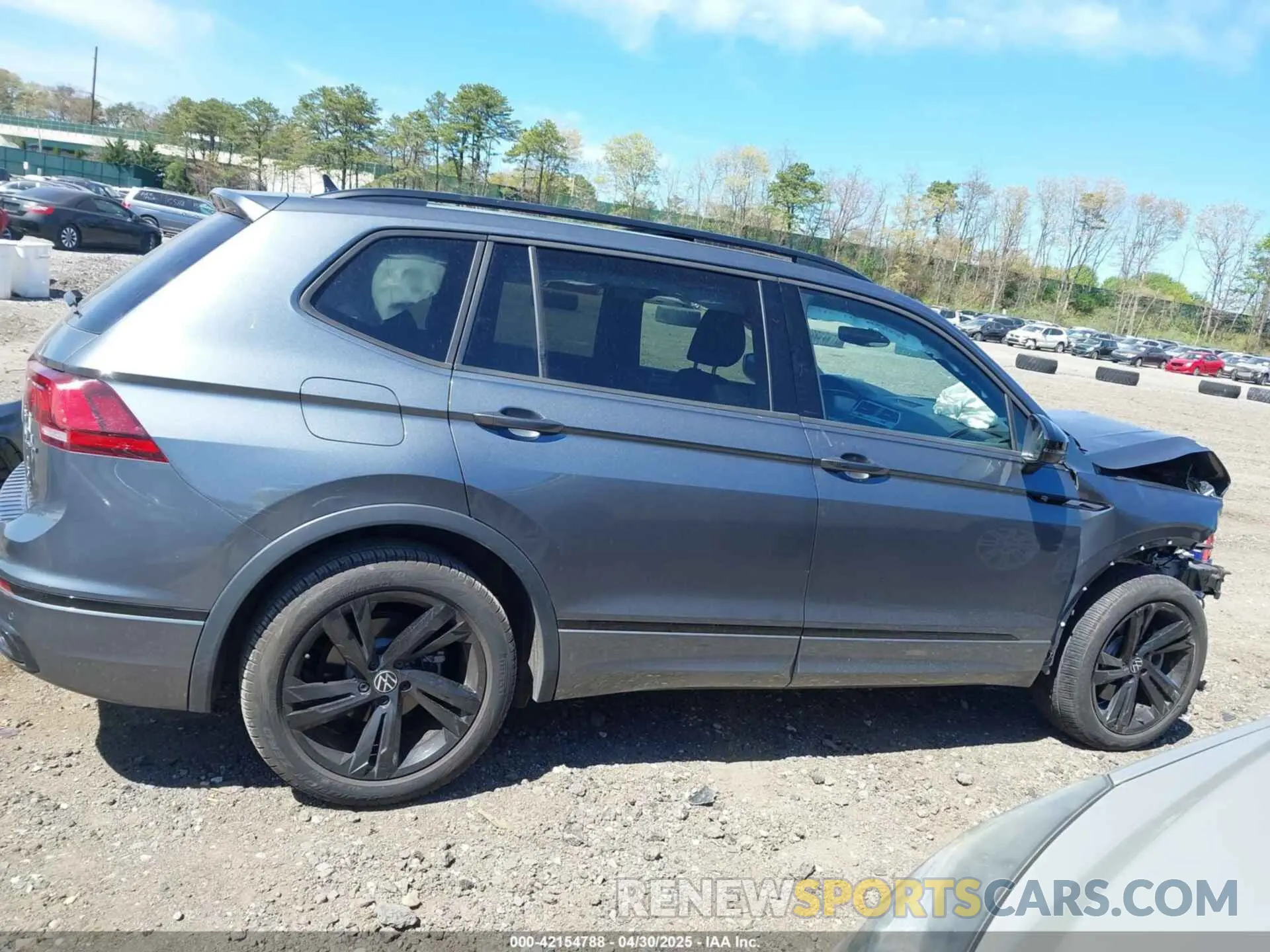 13 Фотография поврежденного автомобиля 3VV8B7AX7PM102793 VOLKSWAGEN TIGUAN 2023