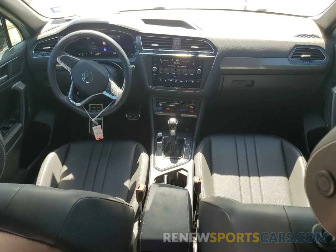 8 Фотография поврежденного автомобиля 3VVCB7AX0PM052720 VOLKSWAGEN TIGUAN 2023
