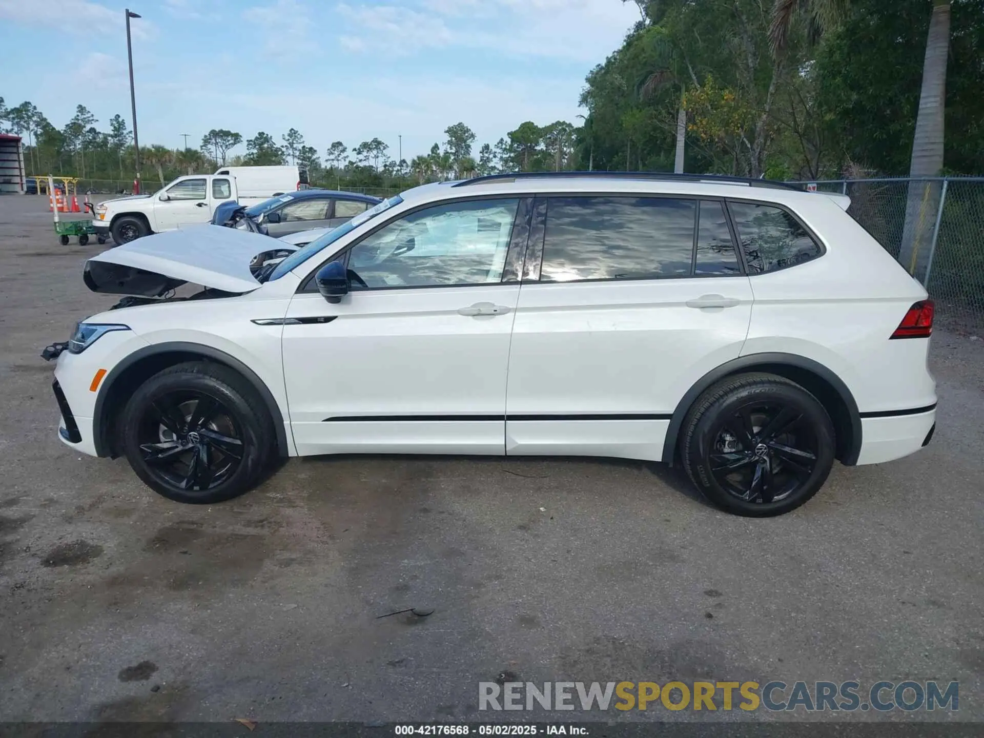 15 Photograph of a damaged car 3VVCB7AX0PM092375 VOLKSWAGEN TIGUAN 2023
