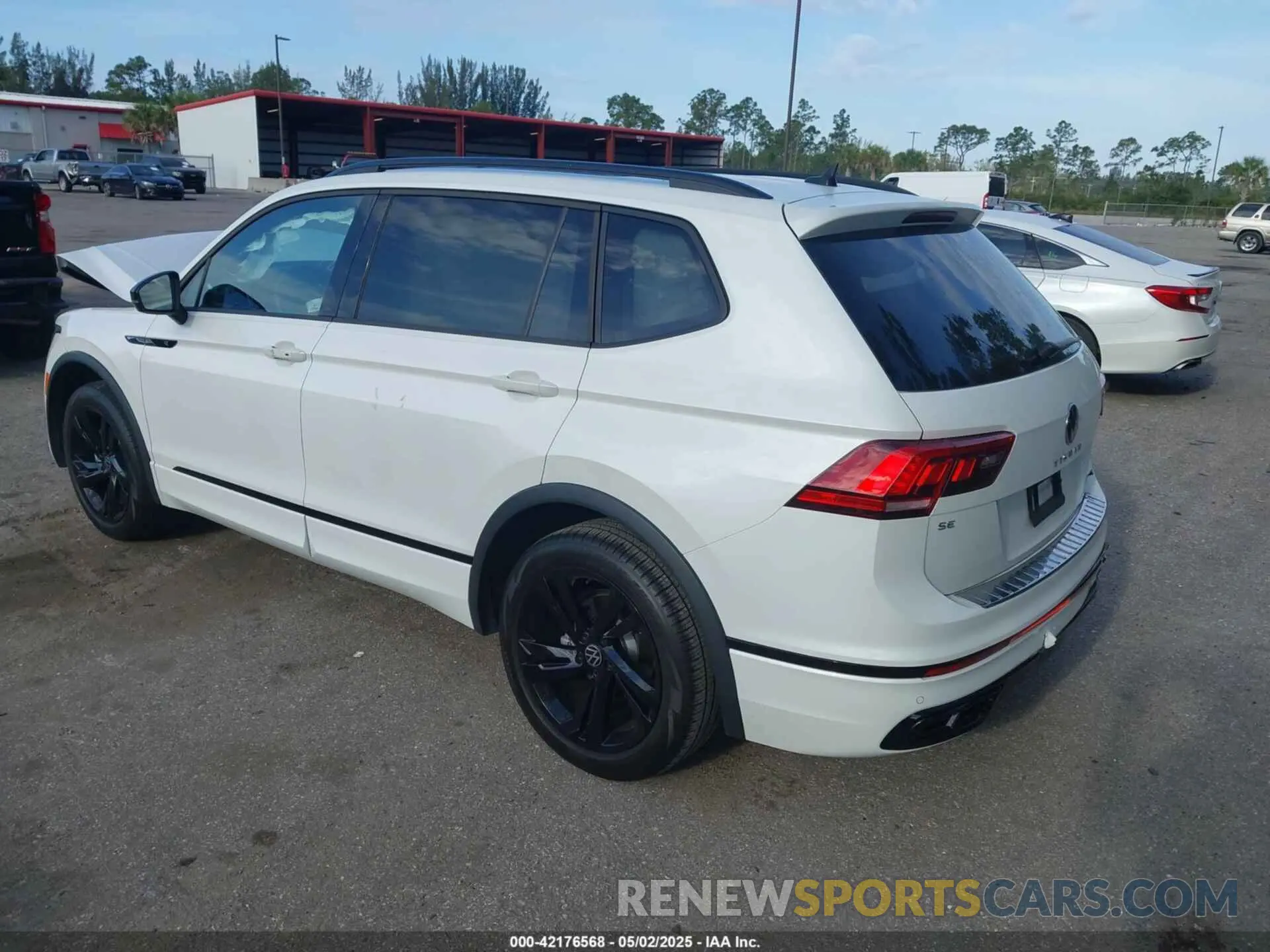 3 Photograph of a damaged car 3VVCB7AX0PM092375 VOLKSWAGEN TIGUAN 2023