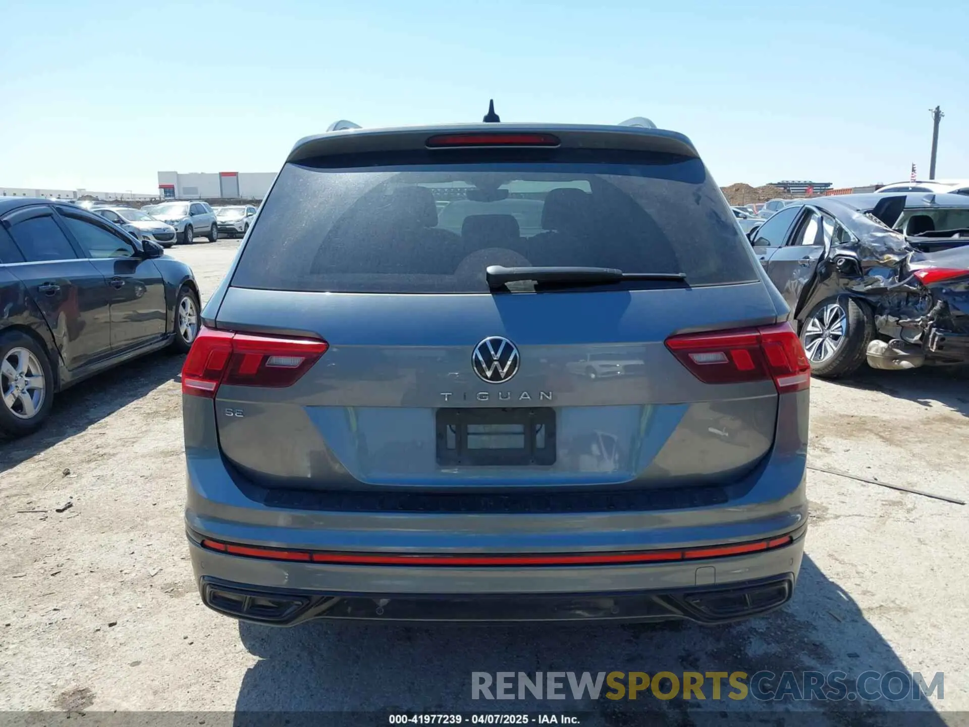 17 Photograph of a damaged car 3VVCB7AX1PM057201 VOLKSWAGEN TIGUAN 2023
