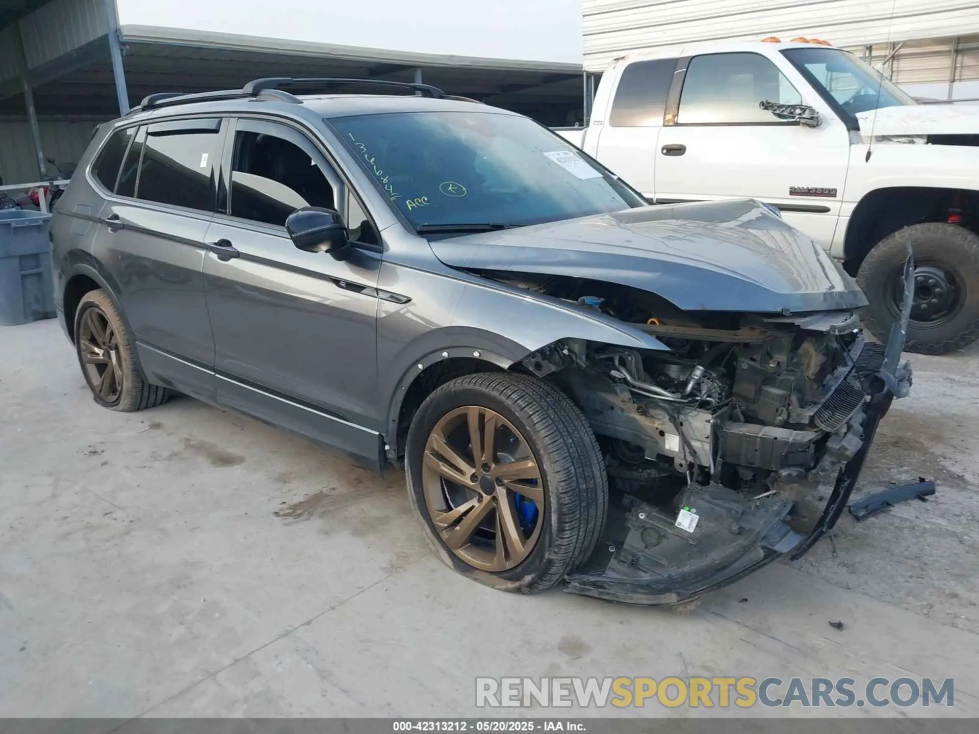 1 Photograph of a damaged car 3VVCB7AX2PM107104 VOLKSWAGEN TIGUAN 2023