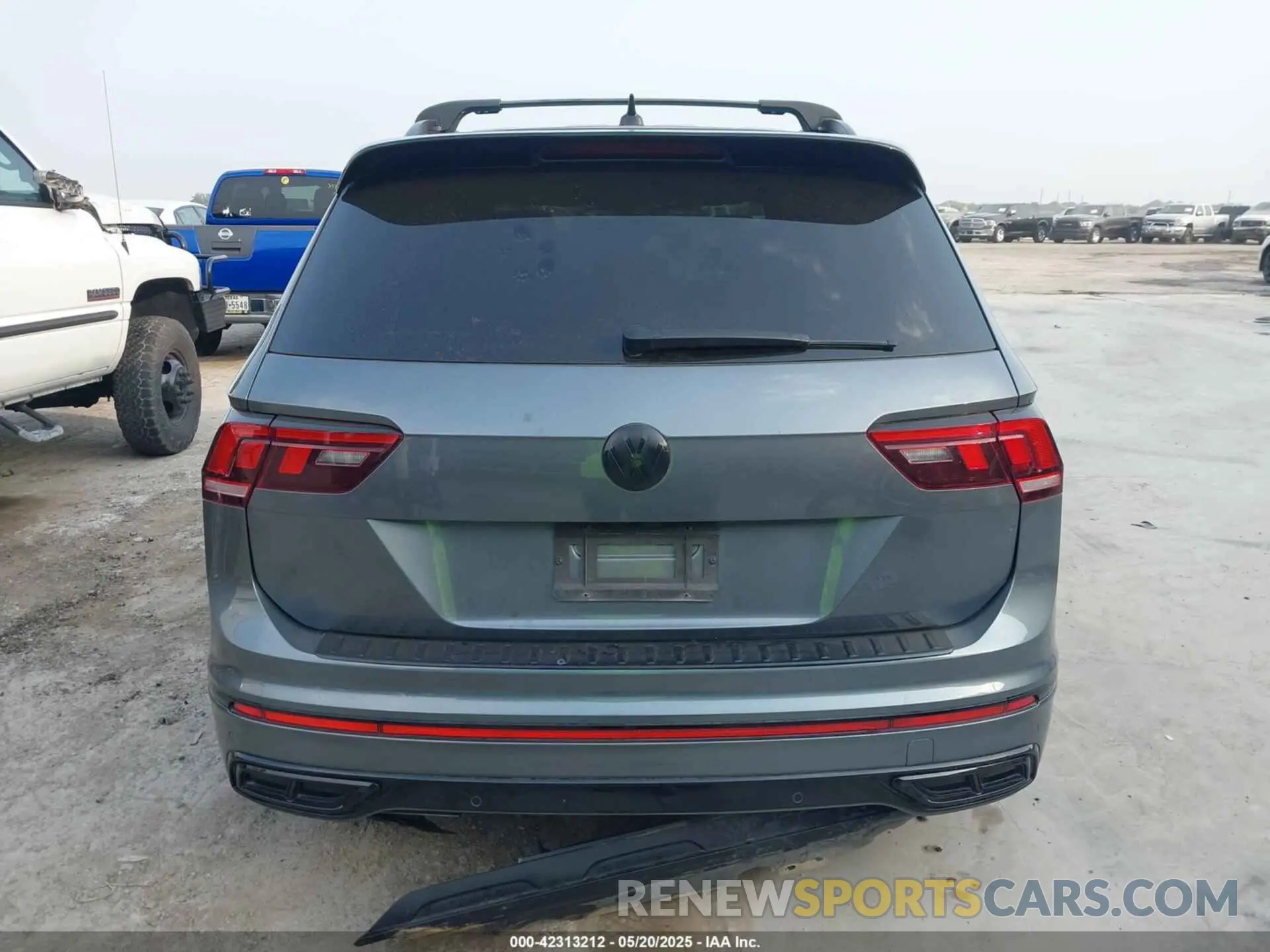 17 Photograph of a damaged car 3VVCB7AX2PM107104 VOLKSWAGEN TIGUAN 2023