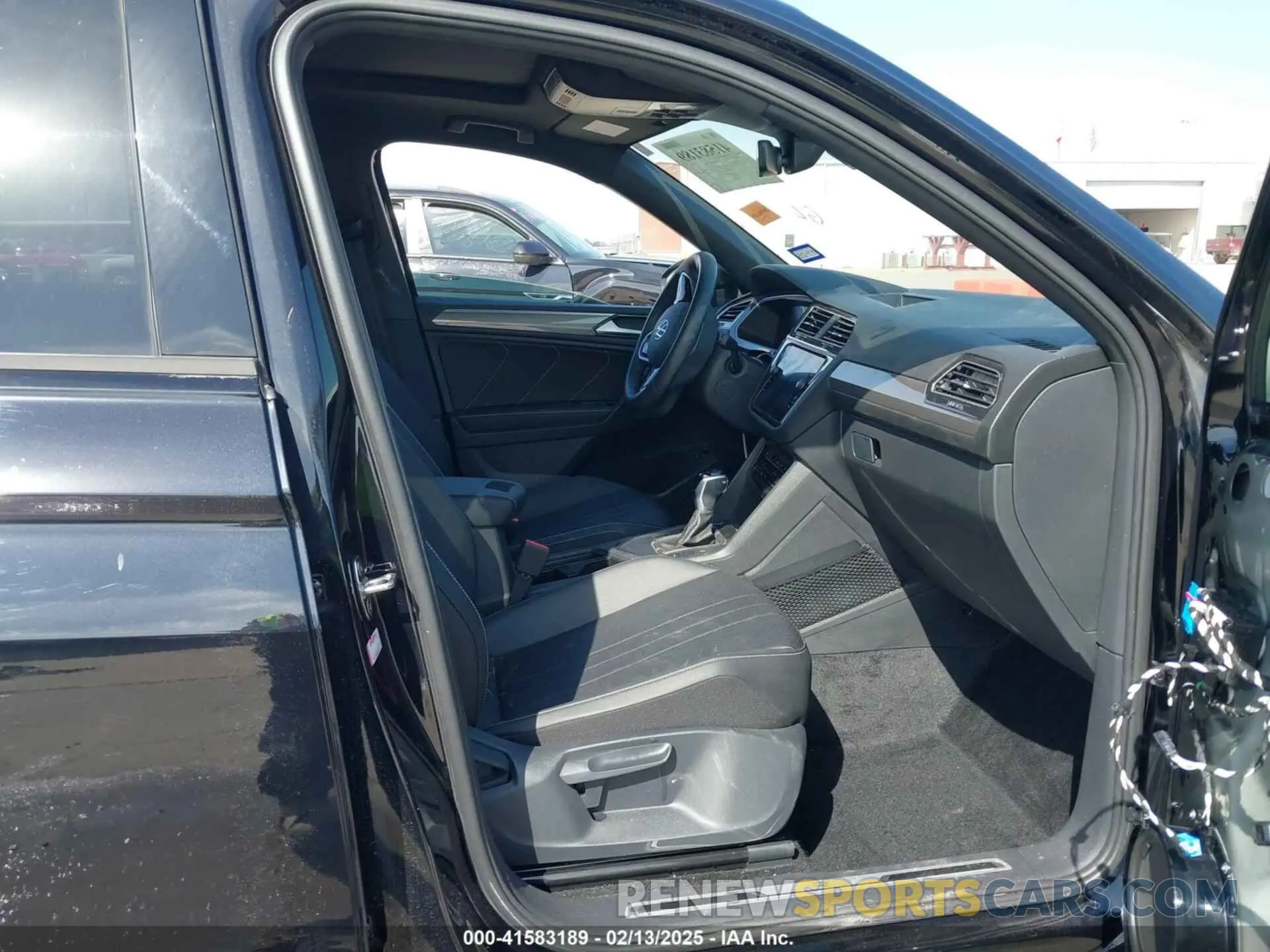 5 Photograph of a damaged car 3VVCB7AX5PM139416 VOLKSWAGEN TIGUAN 2023