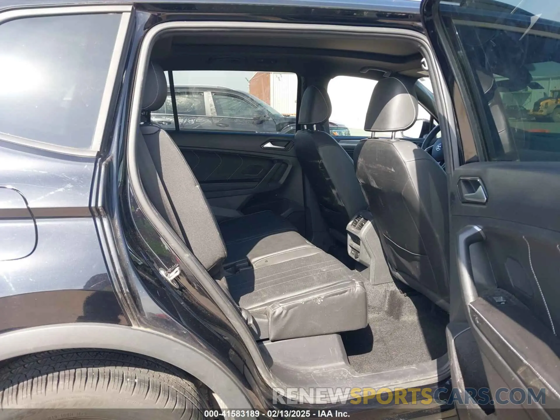 8 Photograph of a damaged car 3VVCB7AX5PM139416 VOLKSWAGEN TIGUAN 2023