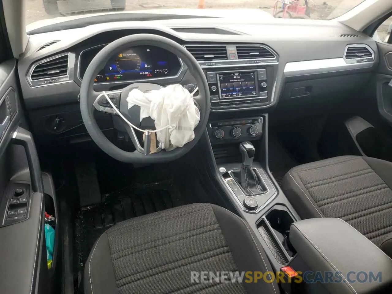 8 Photograph of a damaged car 3VVFB7AX0PM087593 VOLKSWAGEN TIGUAN 2023