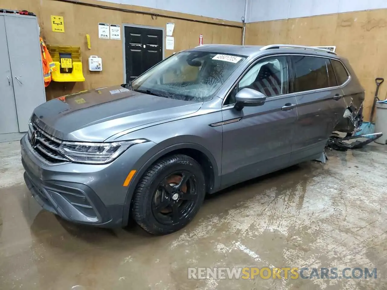 1 Photograph of a damaged car 3VVMB7AX1PM011274 VOLKSWAGEN TIGUAN 2023