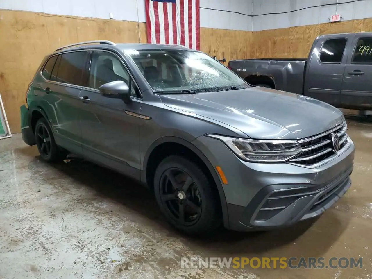 4 Photograph of a damaged car 3VVMB7AX1PM011274 VOLKSWAGEN TIGUAN 2023