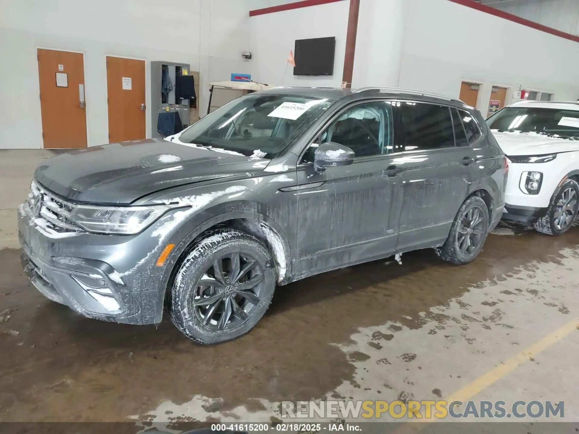 2 Photograph of a damaged car 3VVMB7AX5PM013447 VOLKSWAGEN TIGUAN 2023