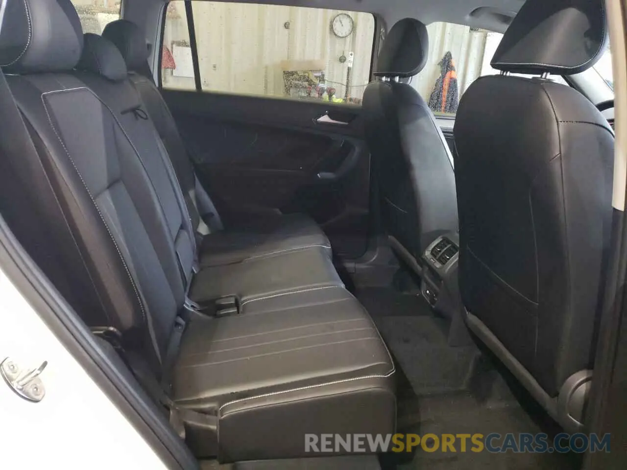 11 Photograph of a damaged car 3VVMB7AX6PM028670 VOLKSWAGEN TIGUAN 2023