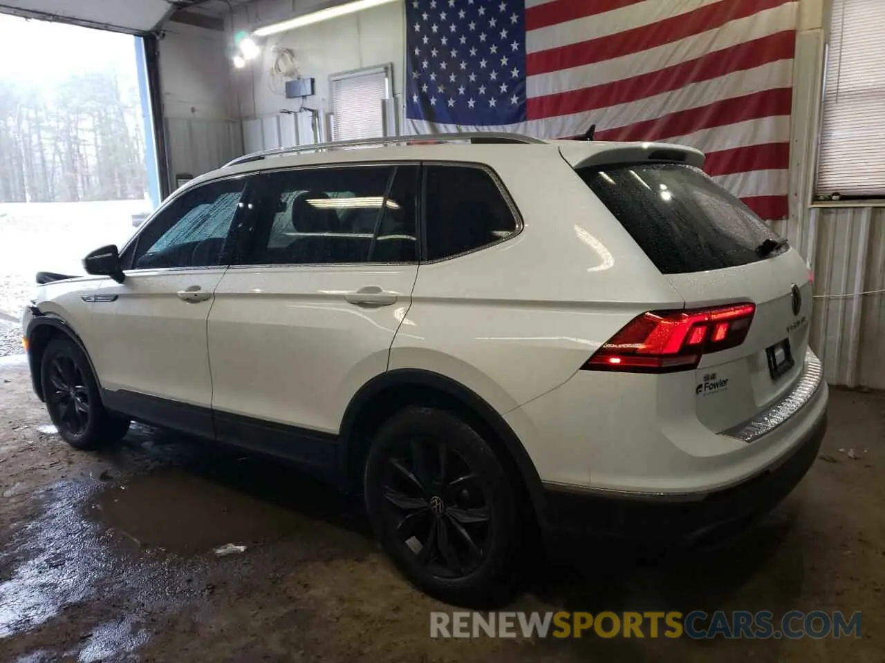 2 Photograph of a damaged car 3VVMB7AX6PM028670 VOLKSWAGEN TIGUAN 2023