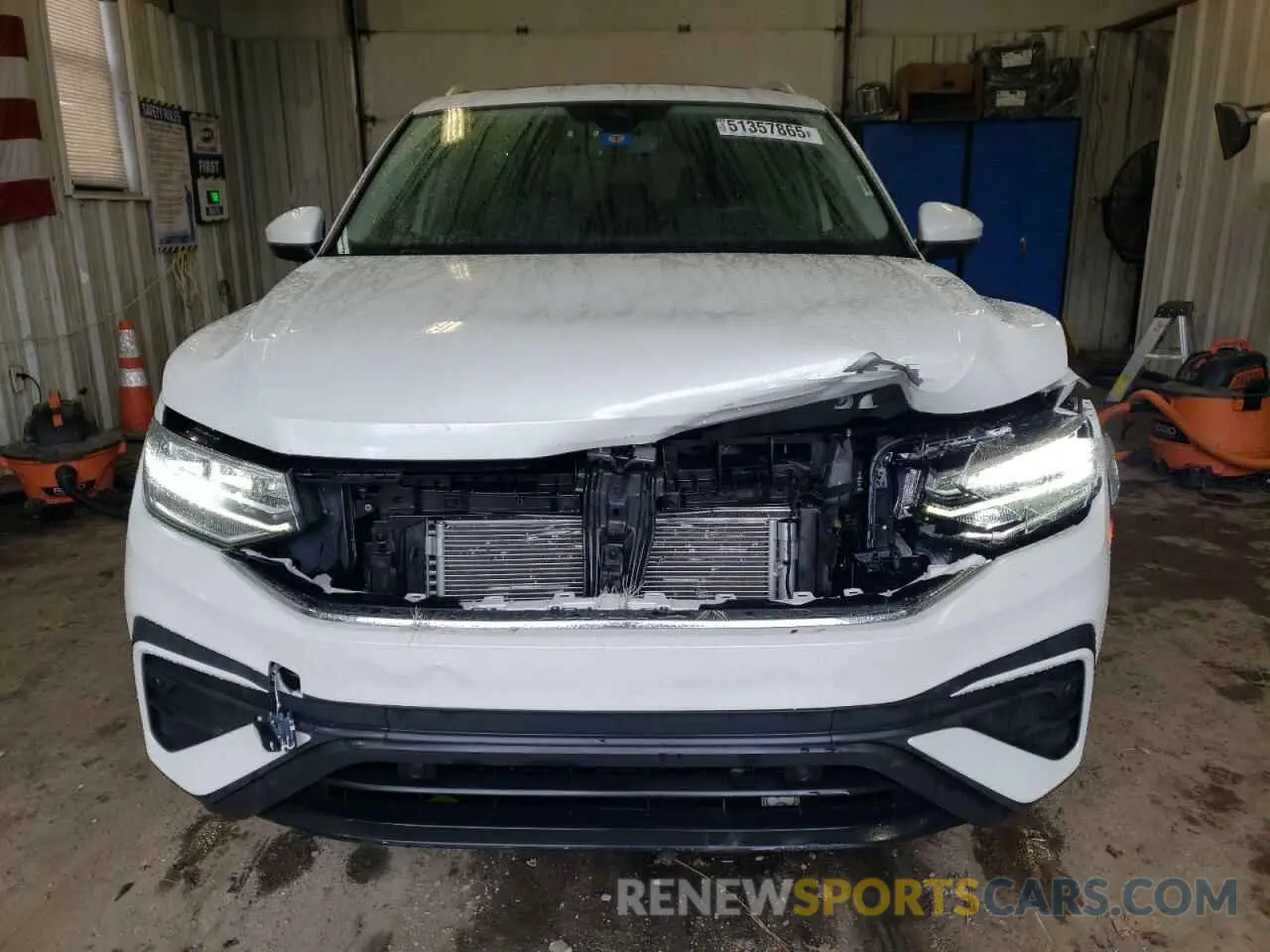 5 Photograph of a damaged car 3VVMB7AX6PM028670 VOLKSWAGEN TIGUAN 2023
