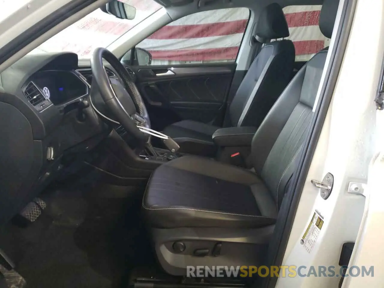 7 Photograph of a damaged car 3VVMB7AX6PM028670 VOLKSWAGEN TIGUAN 2023