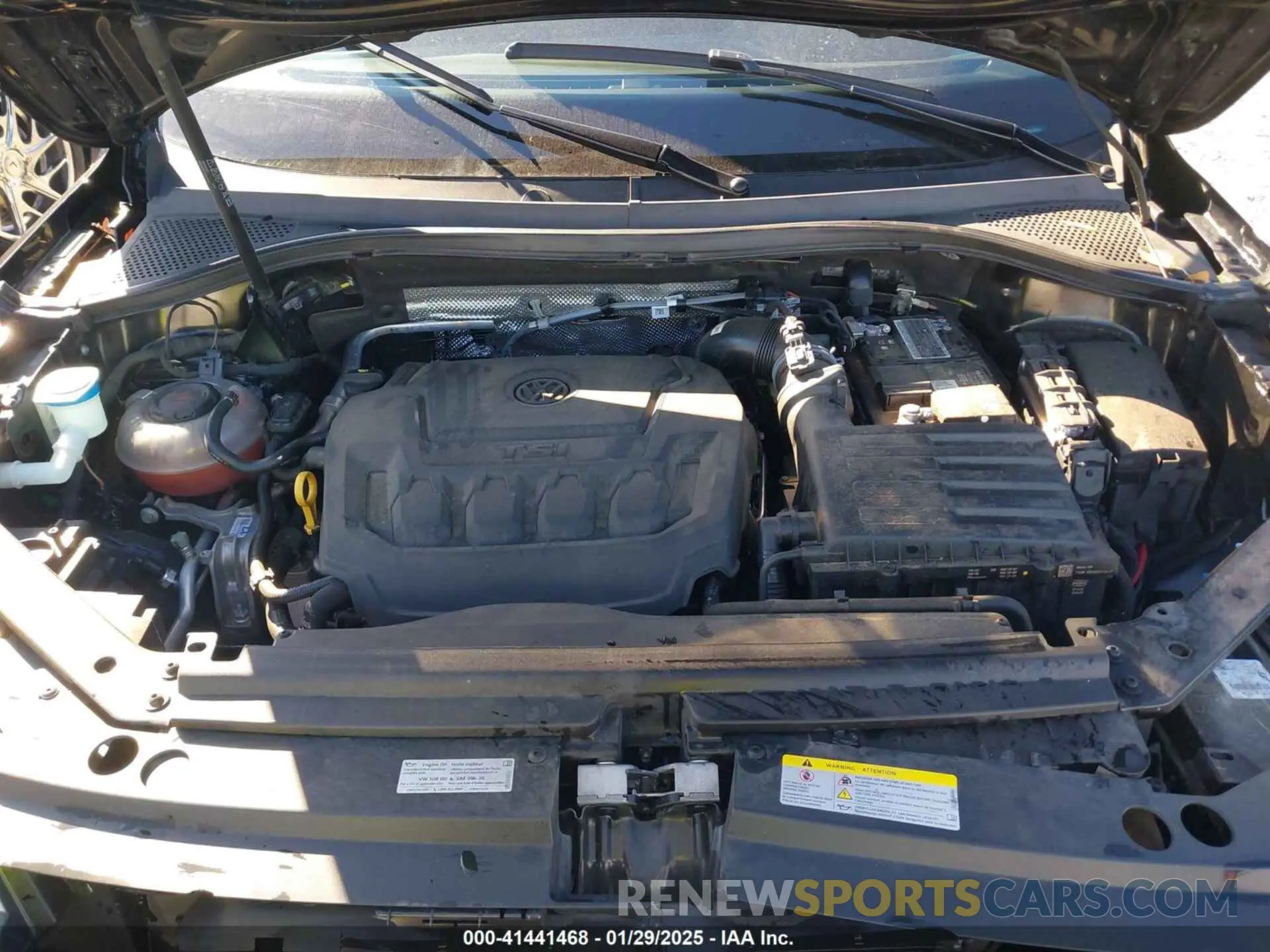 10 Photograph of a damaged car 3VVMB7AX7PM032629 VOLKSWAGEN TIGUAN 2023