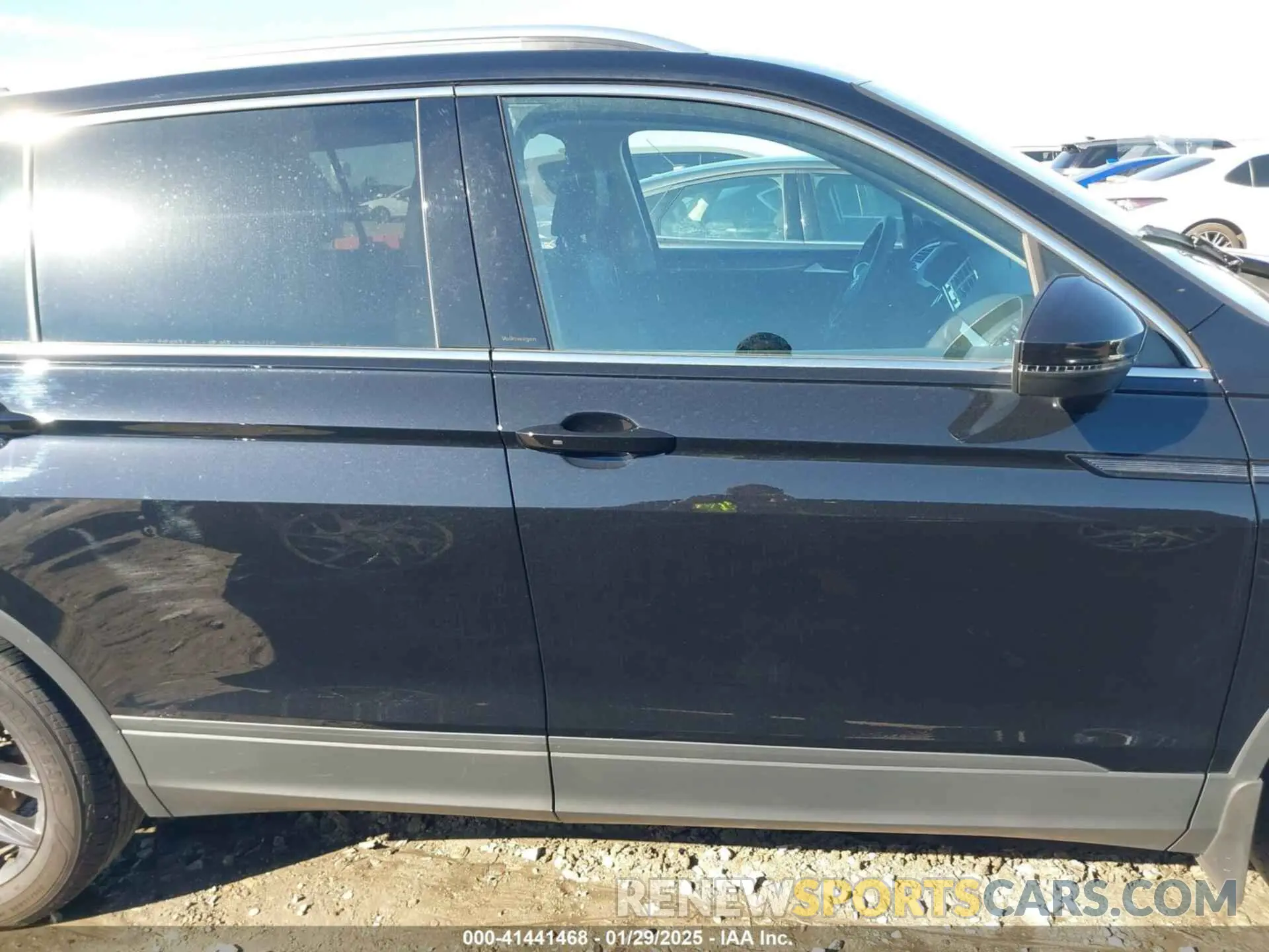 13 Photograph of a damaged car 3VVMB7AX7PM032629 VOLKSWAGEN TIGUAN 2023