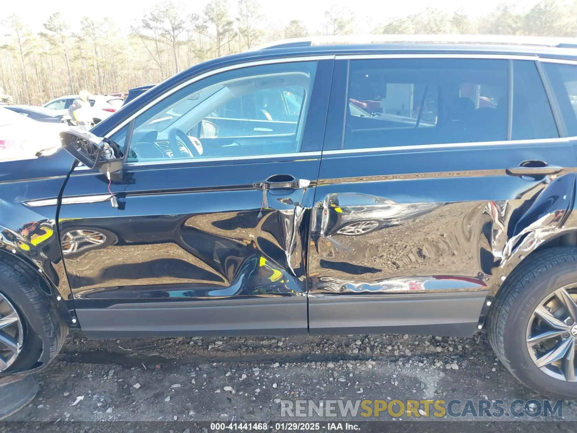 14 Photograph of a damaged car 3VVMB7AX7PM032629 VOLKSWAGEN TIGUAN 2023