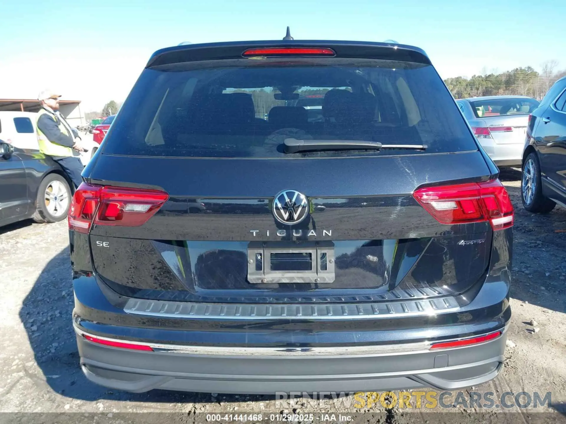 16 Photograph of a damaged car 3VVMB7AX7PM032629 VOLKSWAGEN TIGUAN 2023