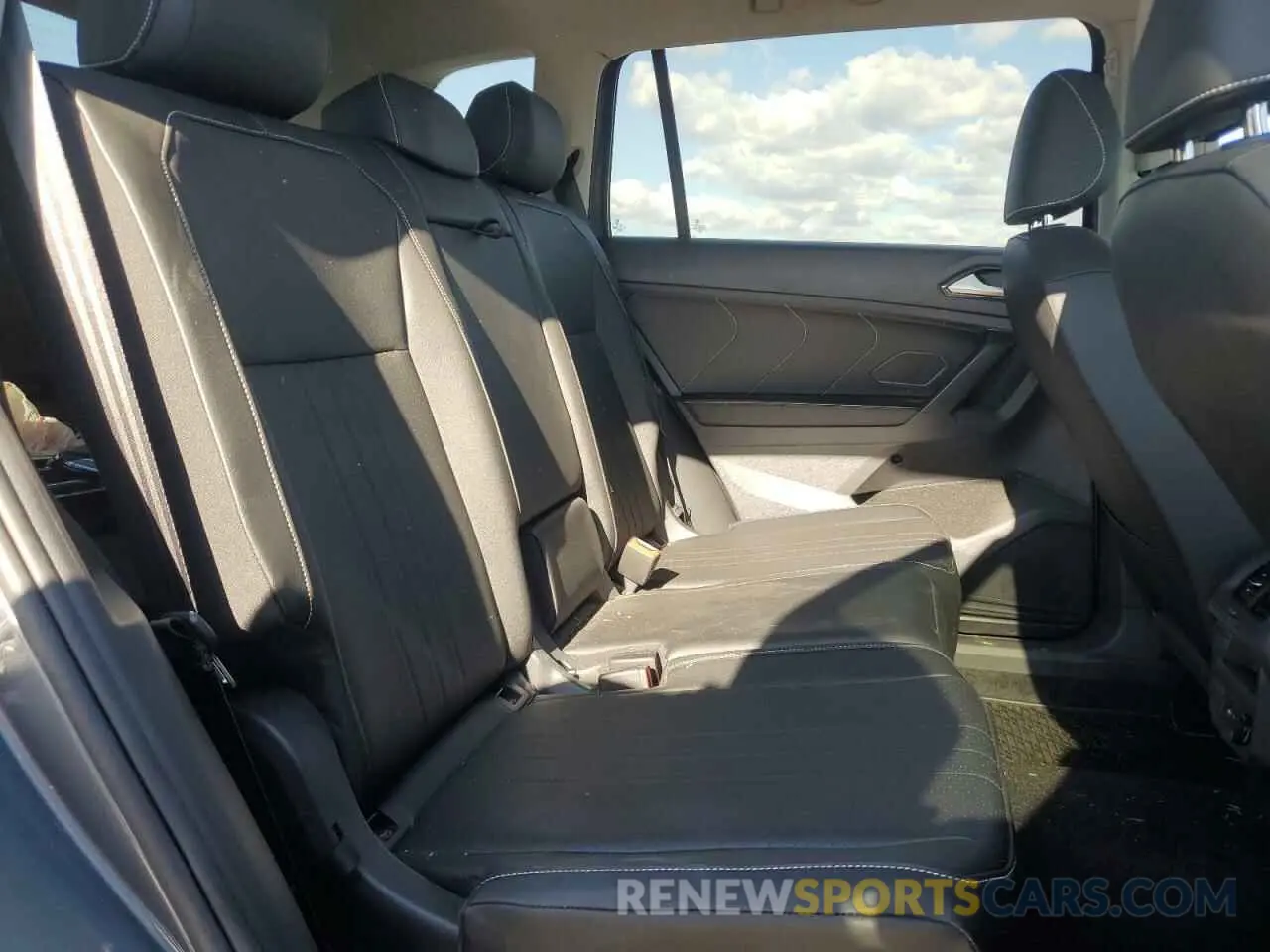 11 Photograph of a damaged car 3VVMB7AX9PM018778 VOLKSWAGEN TIGUAN 2023
