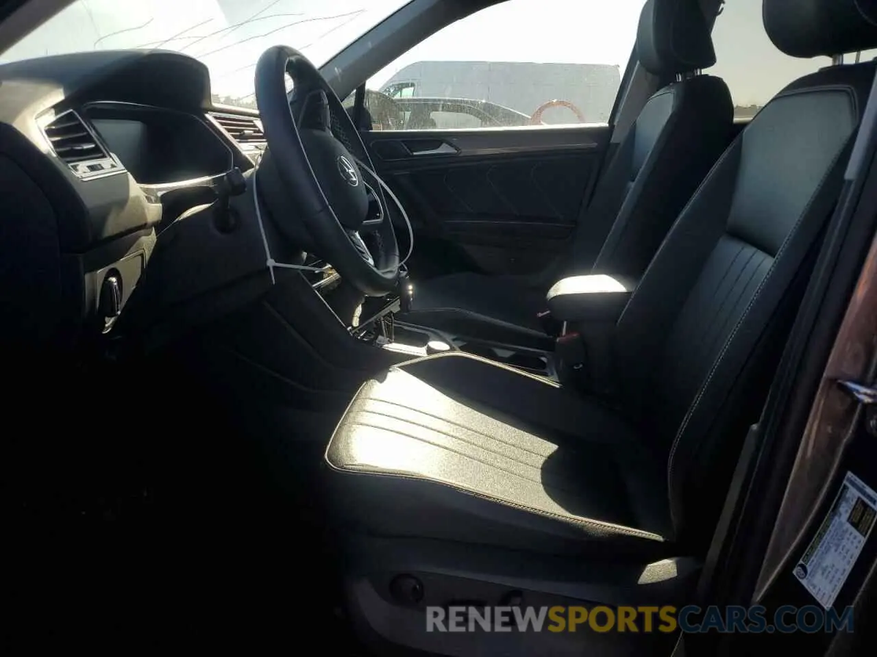 7 Photograph of a damaged car 3VVMB7AX9PM018778 VOLKSWAGEN TIGUAN 2023