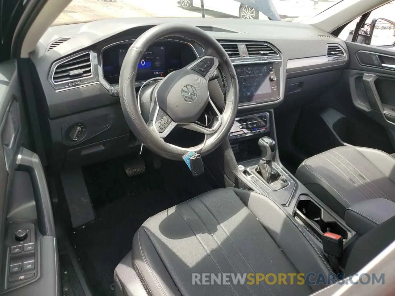 8 Photograph of a damaged car 3VVNB7AX1PM065825 VOLKSWAGEN TIGUAN 2023