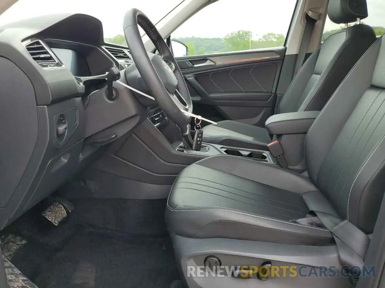 7 Photograph of a damaged car 3VVNB7AX2PM128480 VOLKSWAGEN TIGUAN 2023