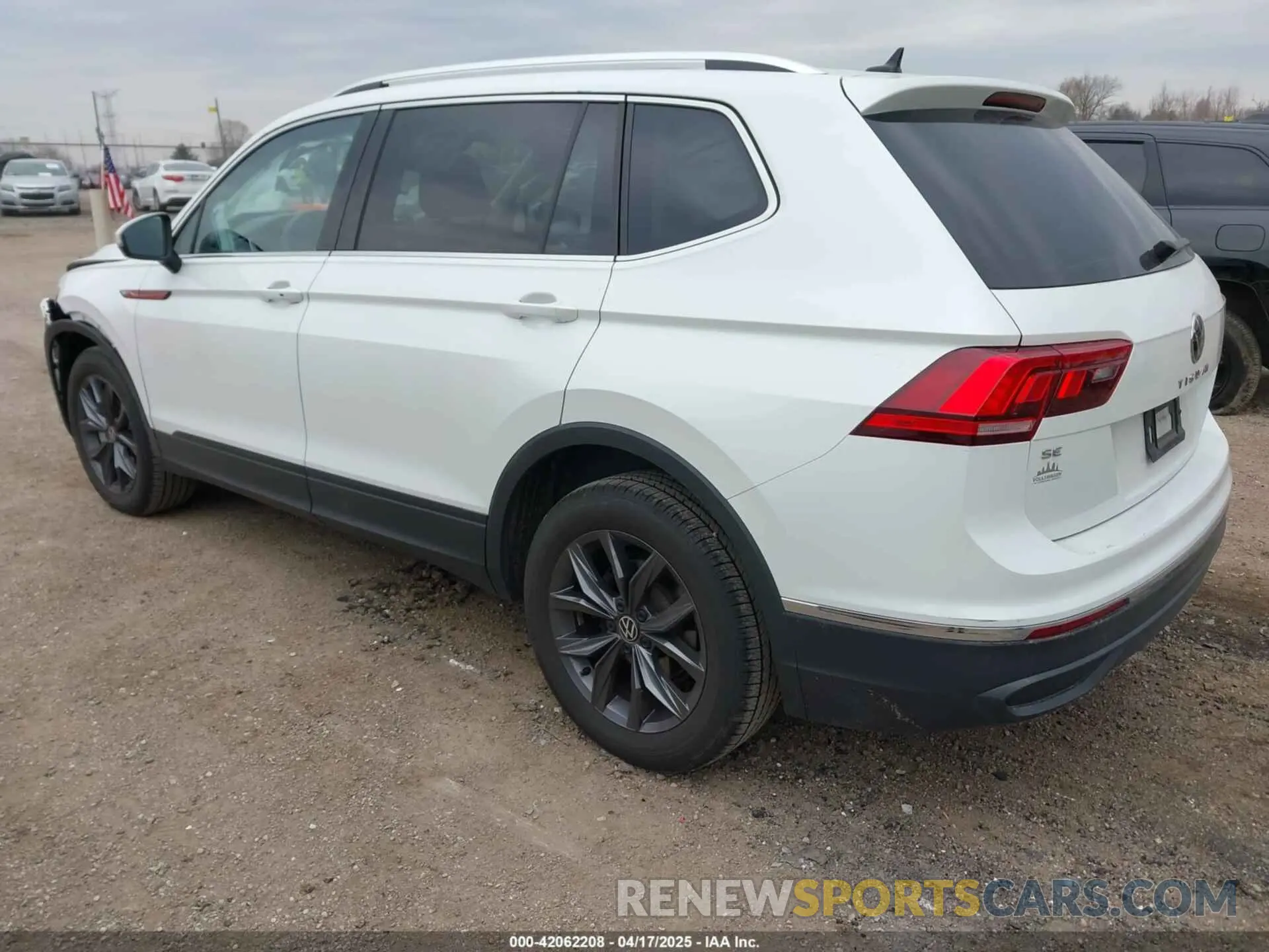 3 Photograph of a damaged car 3VVNB7AX4PM100180 VOLKSWAGEN TIGUAN 2023