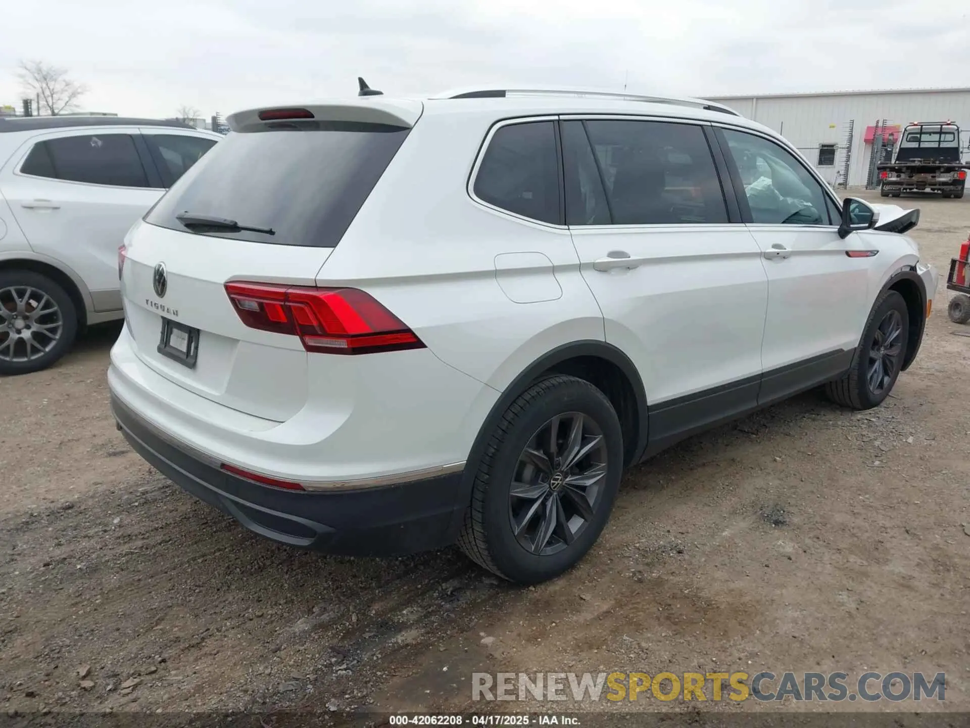 4 Photograph of a damaged car 3VVNB7AX4PM100180 VOLKSWAGEN TIGUAN 2023
